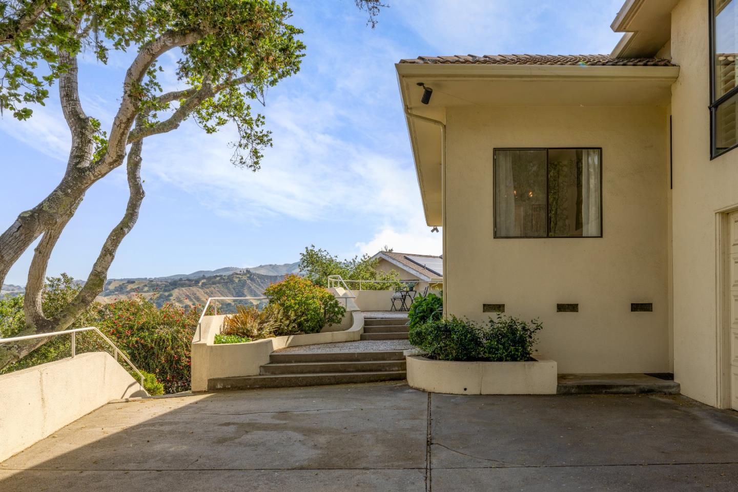 Detail Gallery Image 7 of 53 For 13538 Paseo Terrano, Corral De Tierra,  CA 93908 - 3 Beds | 3 Baths