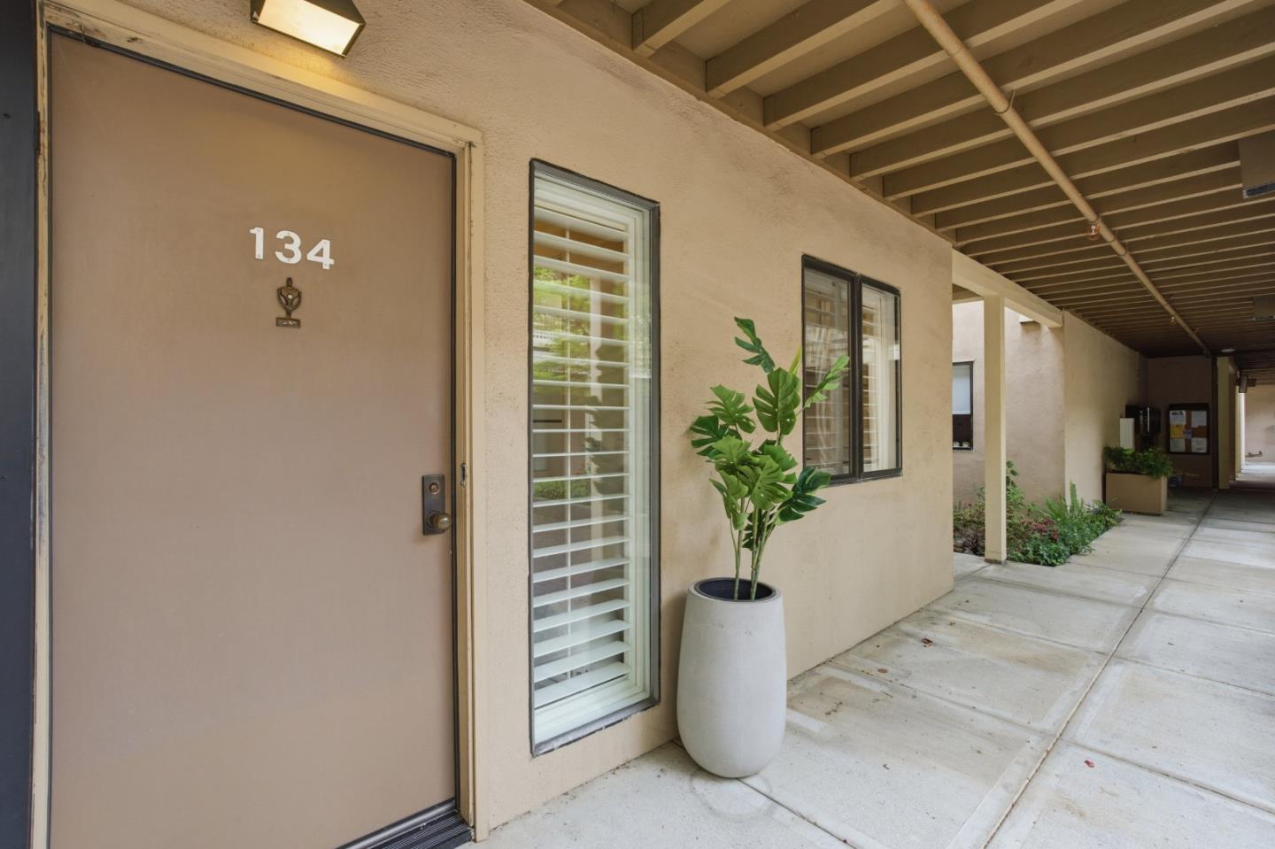 Detail Gallery Image 4 of 48 For 449 Alberto Way #C134,  Los Gatos,  CA 95032 - 2 Beds | 1 Baths