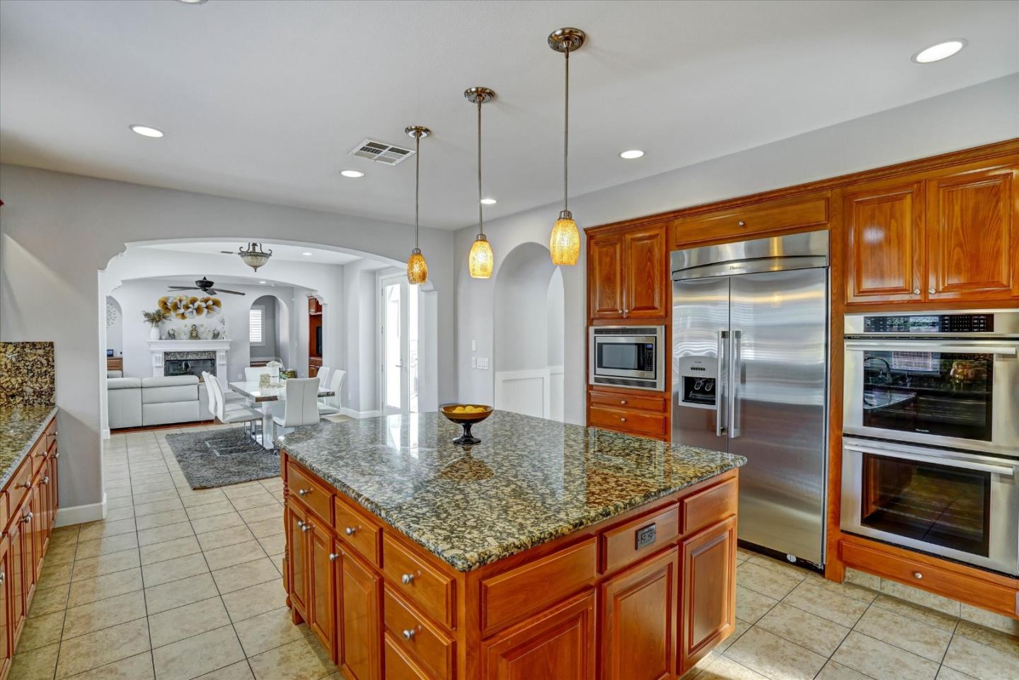 Detail Gallery Image 10 of 36 For 233 Snowdrop Ct, San Ramon,  CA 94582 - 5 Beds | 5/1 Baths