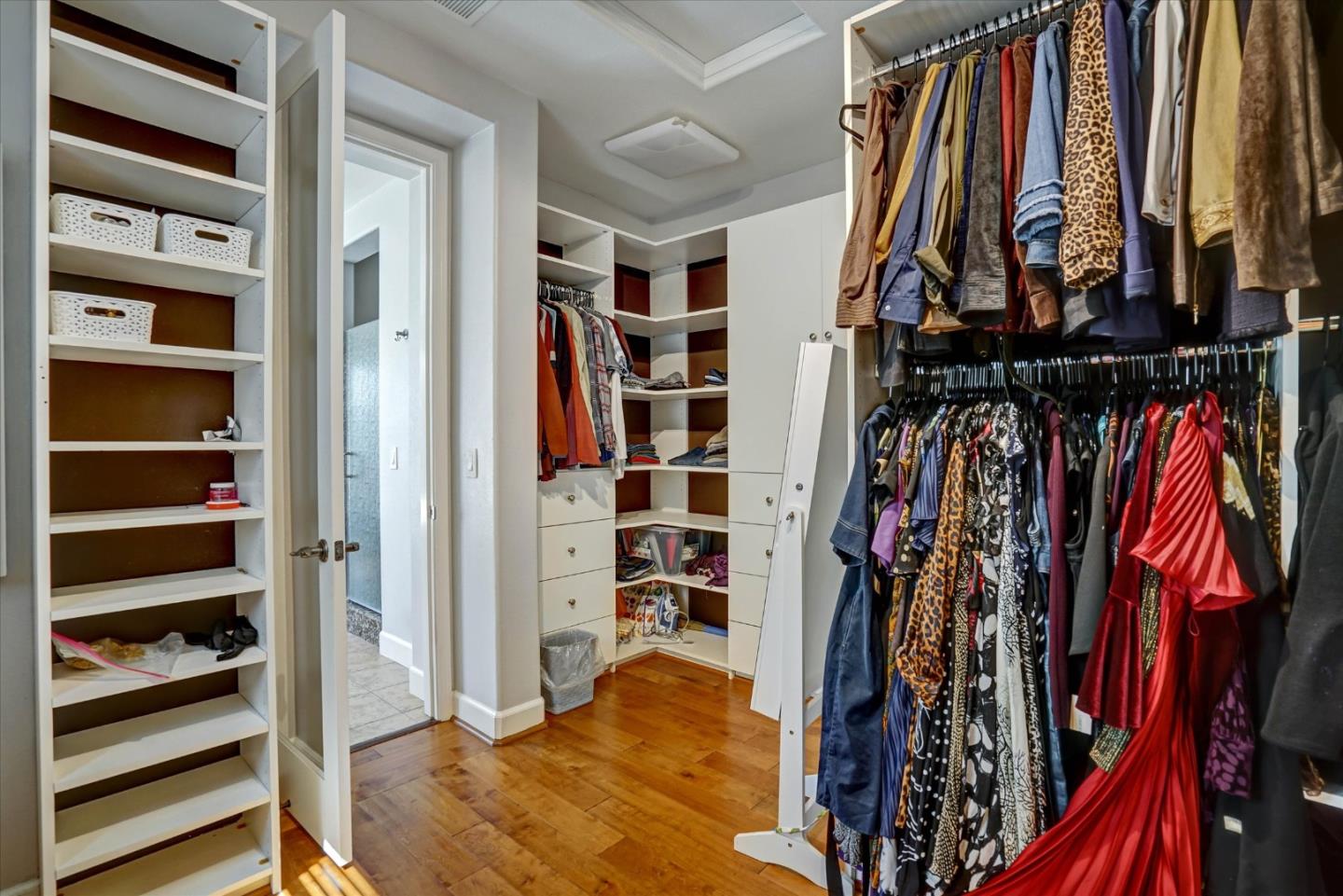 Detail Gallery Image 24 of 36 For 233 Snowdrop Ct, San Ramon,  CA 94582 - 5 Beds | 5/1 Baths