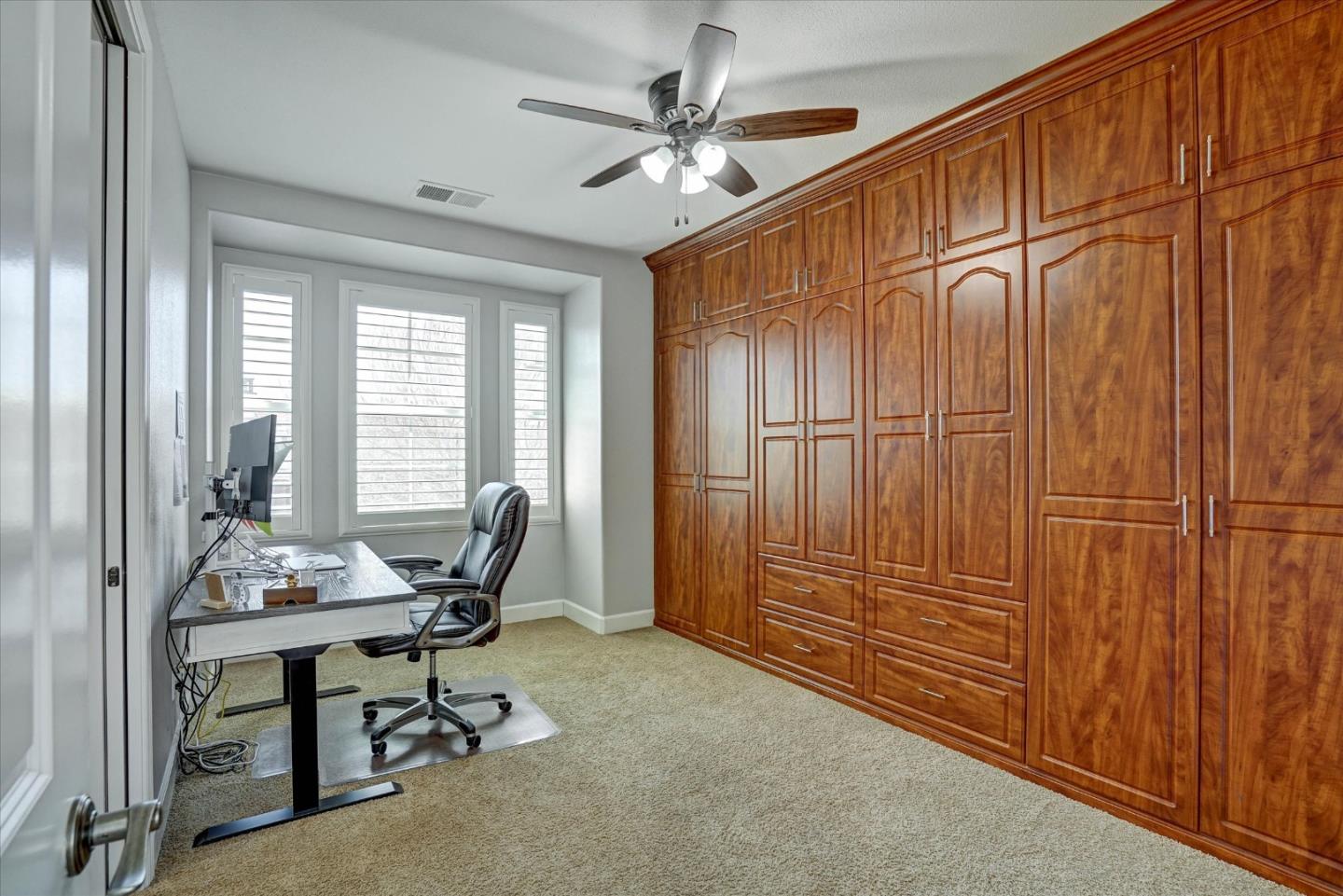 Detail Gallery Image 28 of 36 For 233 Snowdrop Ct, San Ramon,  CA 94582 - 5 Beds | 5/1 Baths