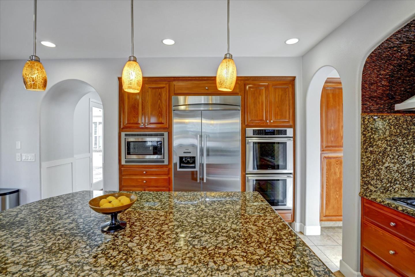 Detail Gallery Image 9 of 36 For 233 Snowdrop Ct, San Ramon,  CA 94582 - 5 Beds | 5/1 Baths