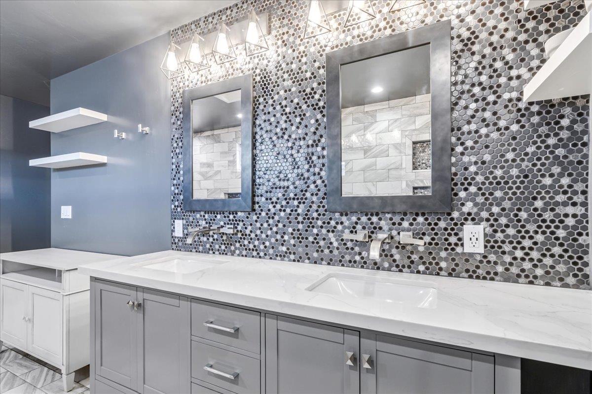 Detail Gallery Image 14 of 21 For 570 Casanova Ave, Monterey,  CA 93940 - 2 Beds | 2 Baths