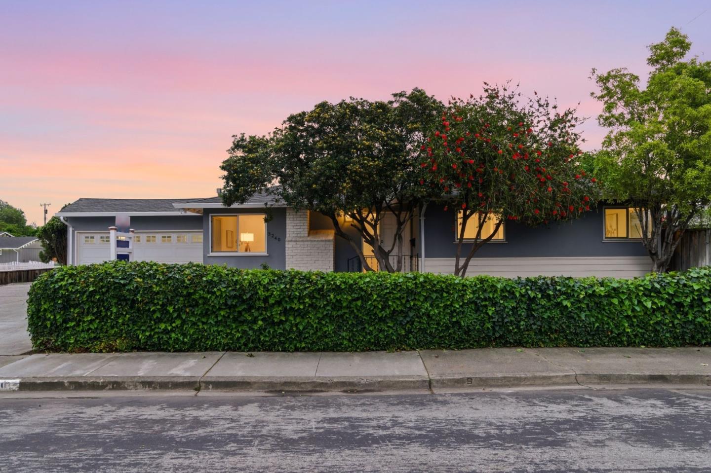 Front Image Thumbnail for ML82041097