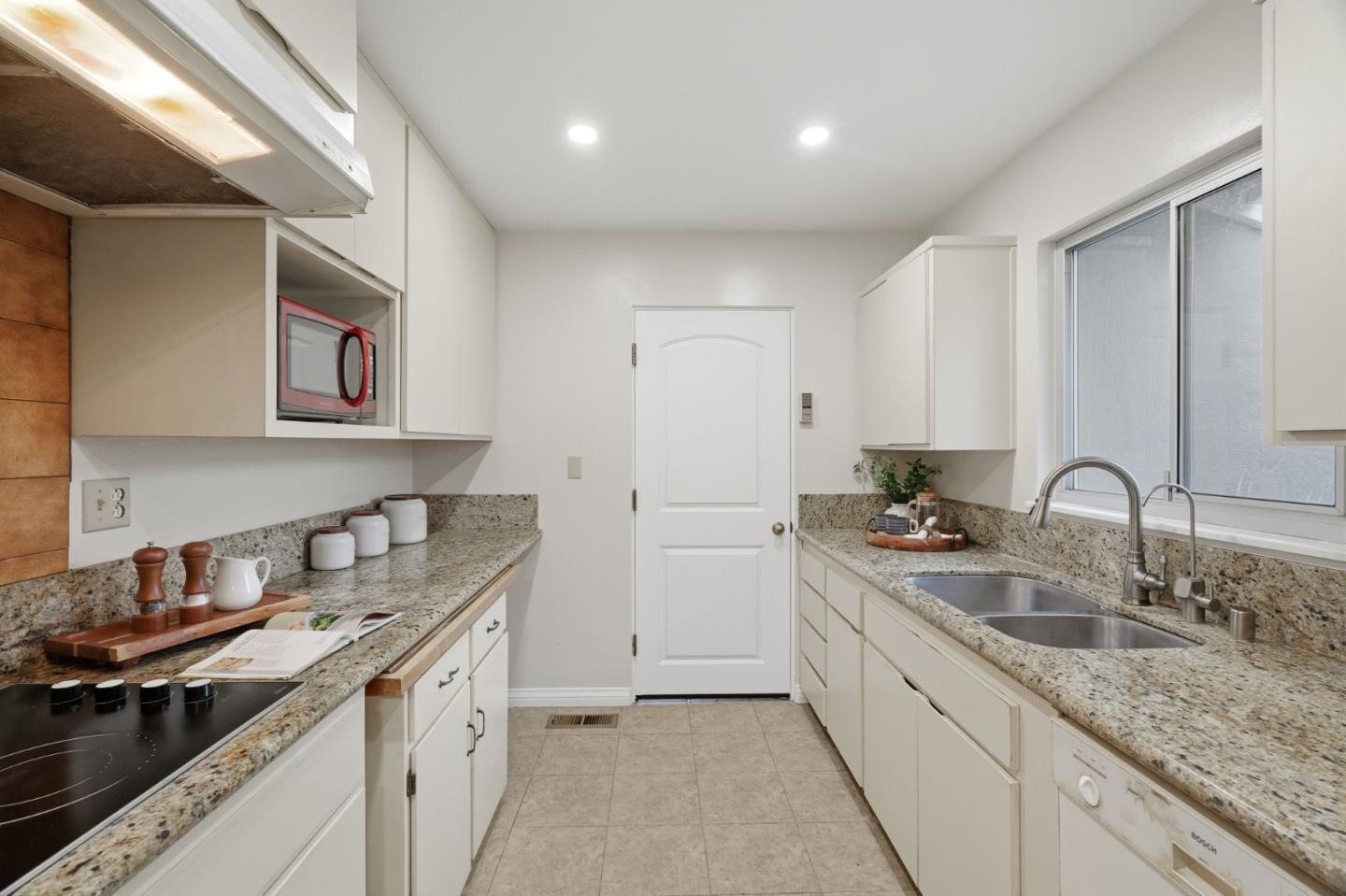 Detail Gallery Image 19 of 58 For 3240 Santa Maria Ave, Santa Clara,  CA 95051 - 3 Beds | 2 Baths