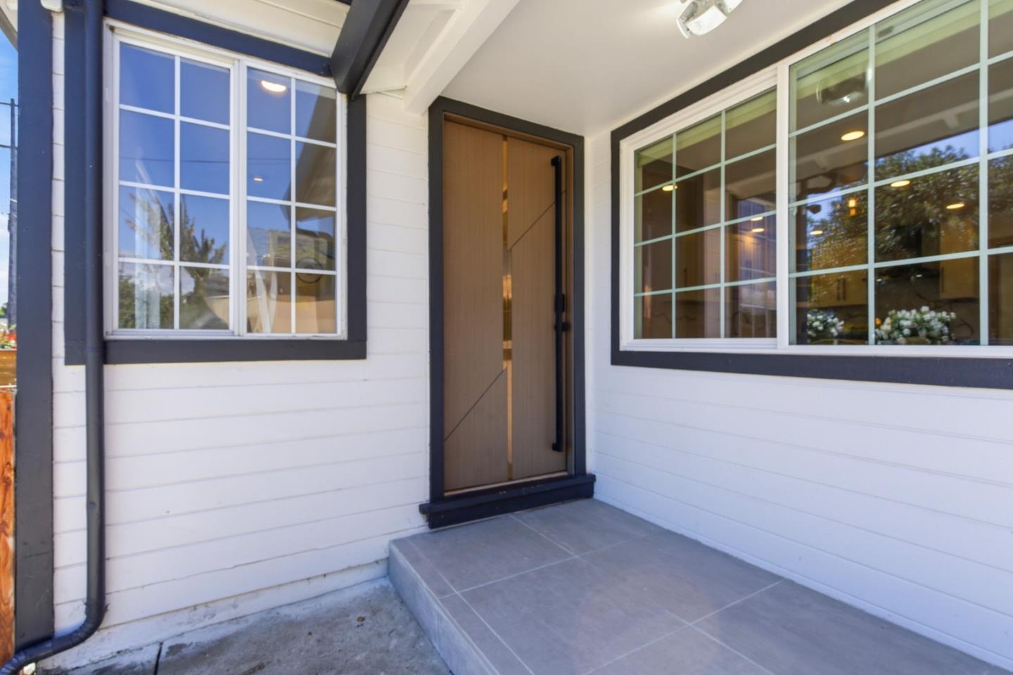 Detail Gallery Image 2 of 56 For 1257 Laurel Ave, East Palo Alto,  CA 94303 - 3 Beds | 1 Baths