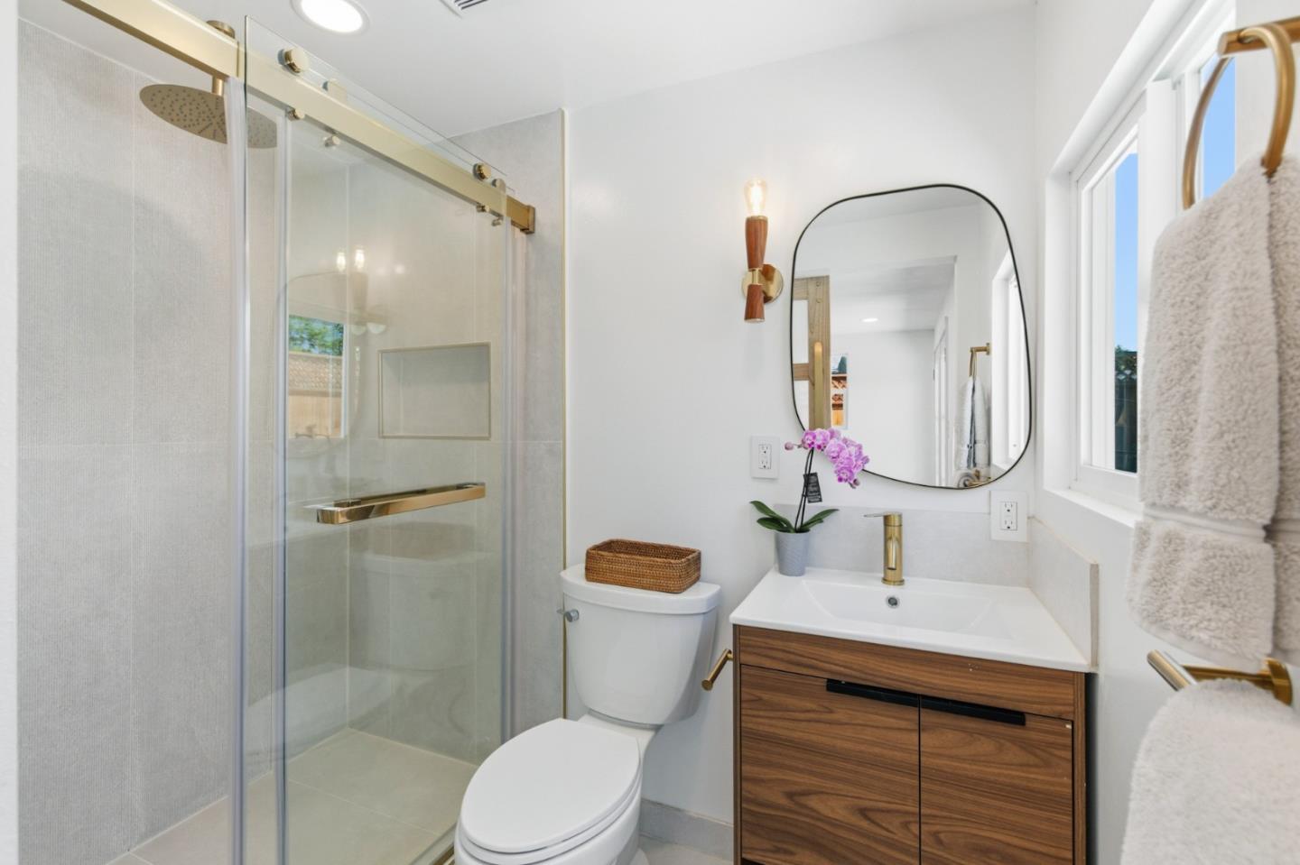 Detail Gallery Image 23 of 56 For 1257 Laurel Ave, East Palo Alto,  CA 94303 - 3 Beds | 1 Baths