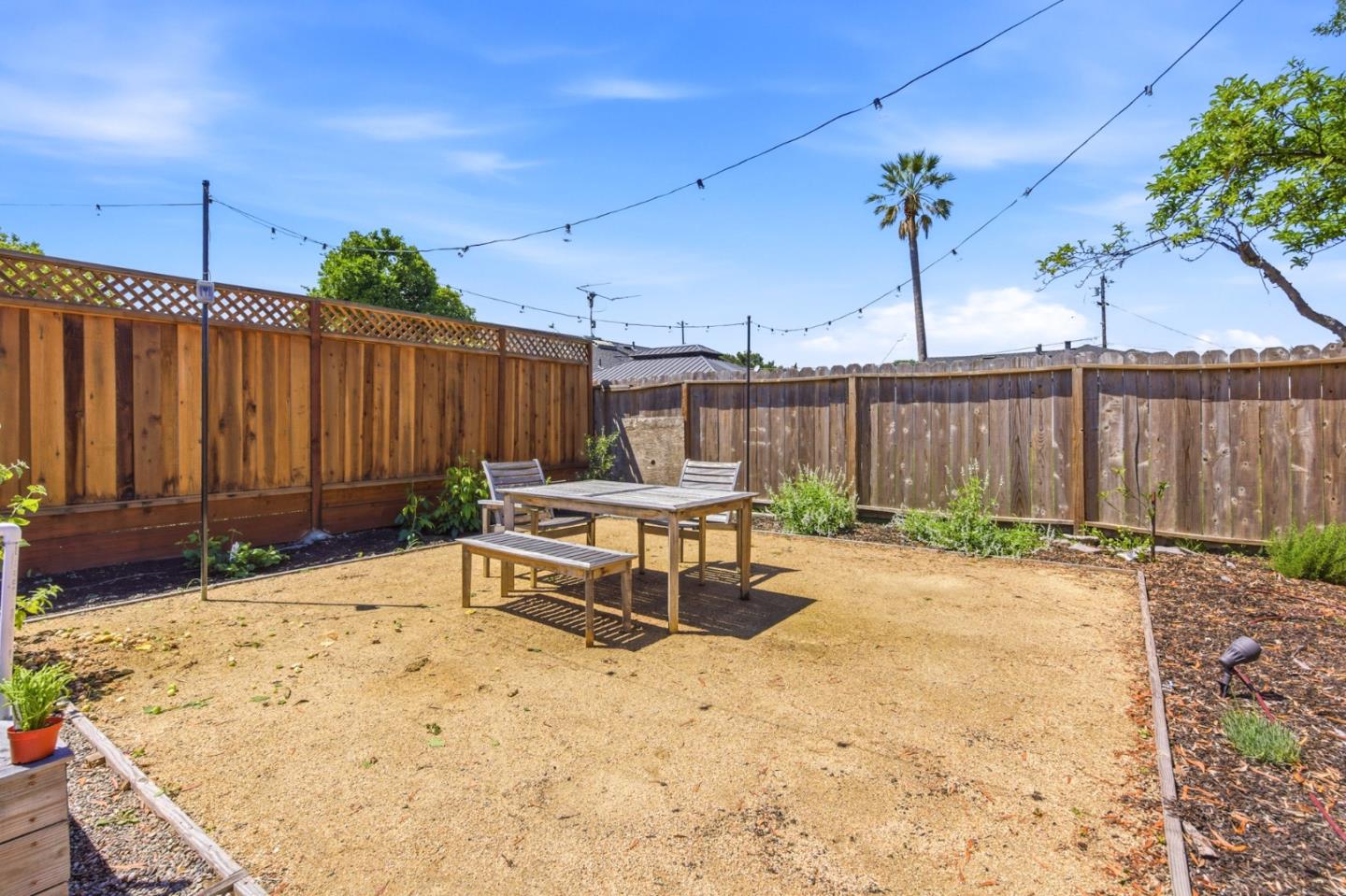 Detail Gallery Image 47 of 56 For 1257 Laurel Ave, East Palo Alto,  CA 94303 - 3 Beds | 1 Baths