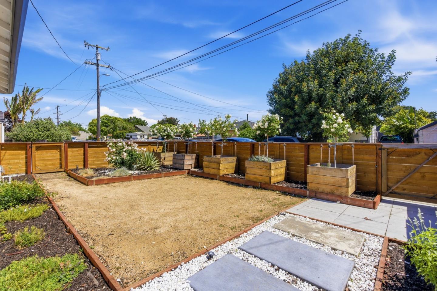 Detail Gallery Image 51 of 56 For 1257 Laurel Ave, East Palo Alto,  CA 94303 - 3 Beds | 1 Baths