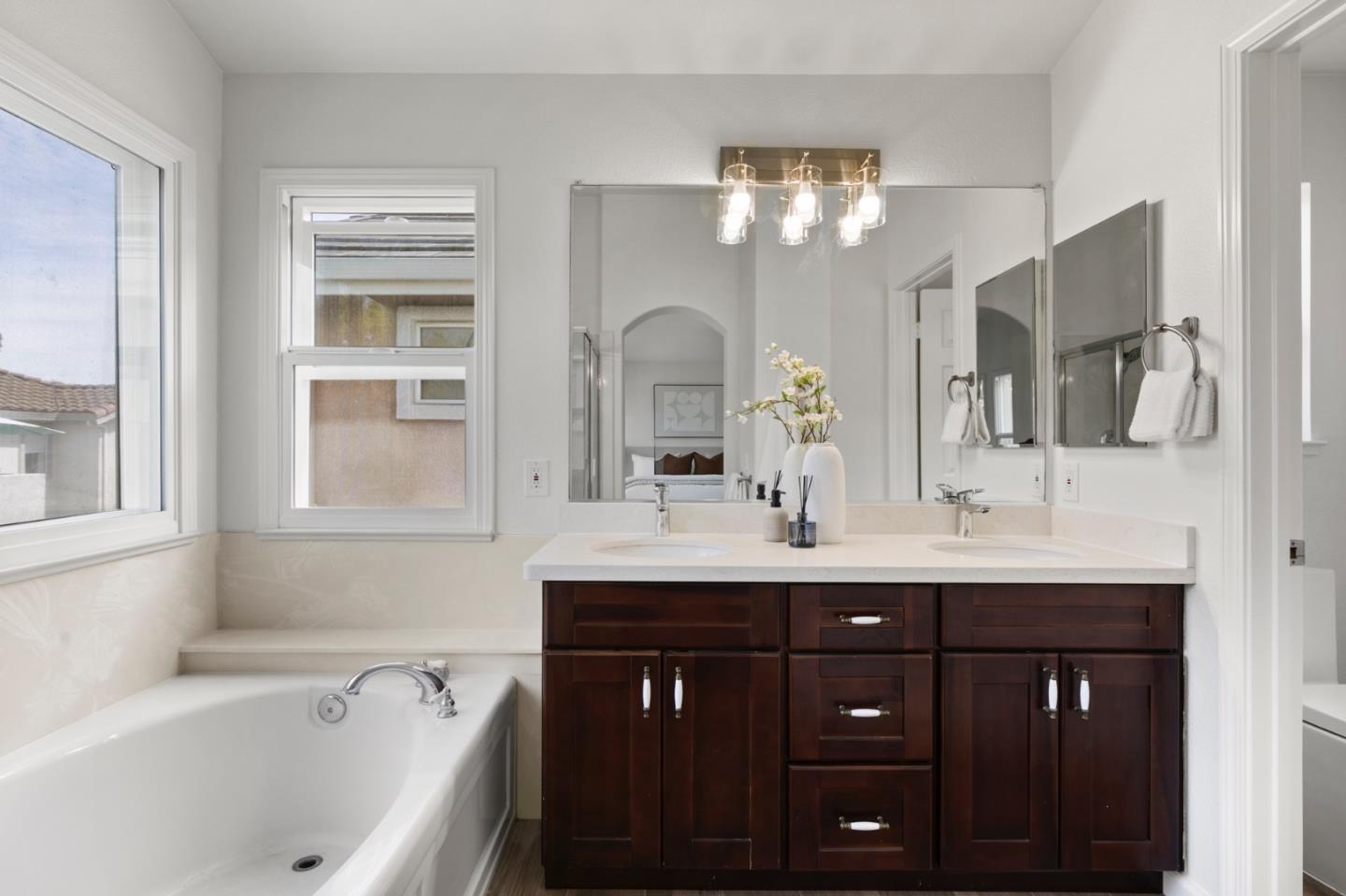 Detail Gallery Image 19 of 32 For 1986 Wayne Cir, San Jose,  CA 95131 - 3 Beds | 2/1 Baths