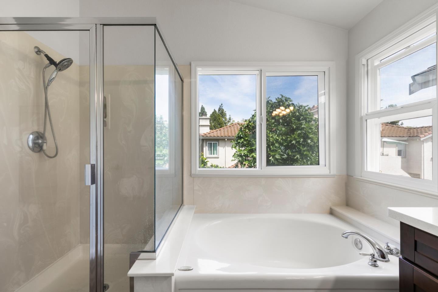 Detail Gallery Image 20 of 32 For 1986 Wayne Cir, San Jose,  CA 95131 - 3 Beds | 2/1 Baths