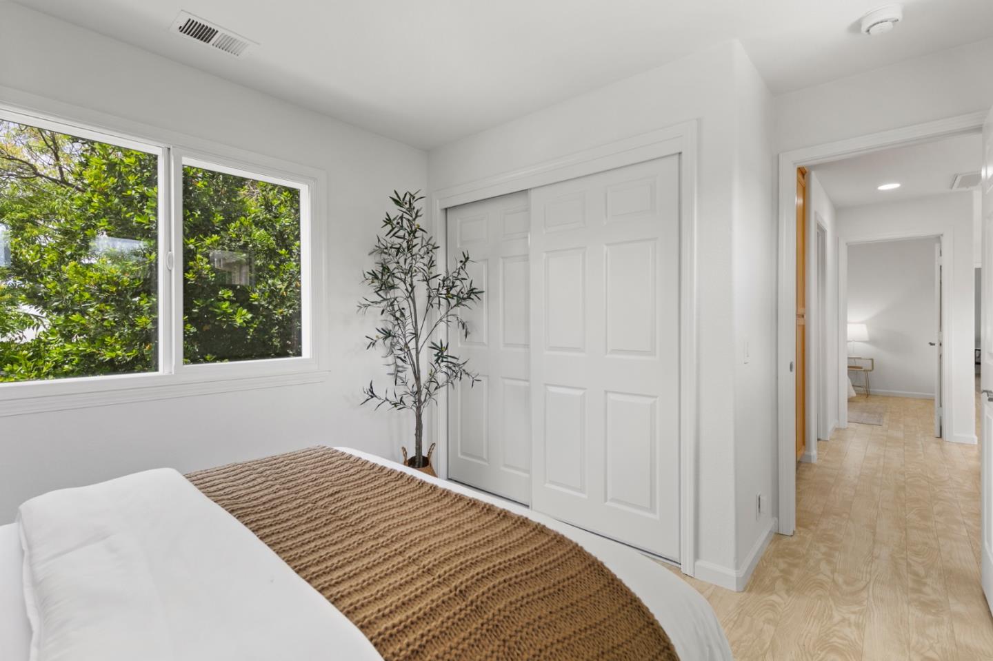 Detail Gallery Image 24 of 32 For 1986 Wayne Cir, San Jose,  CA 95131 - 3 Beds | 2/1 Baths