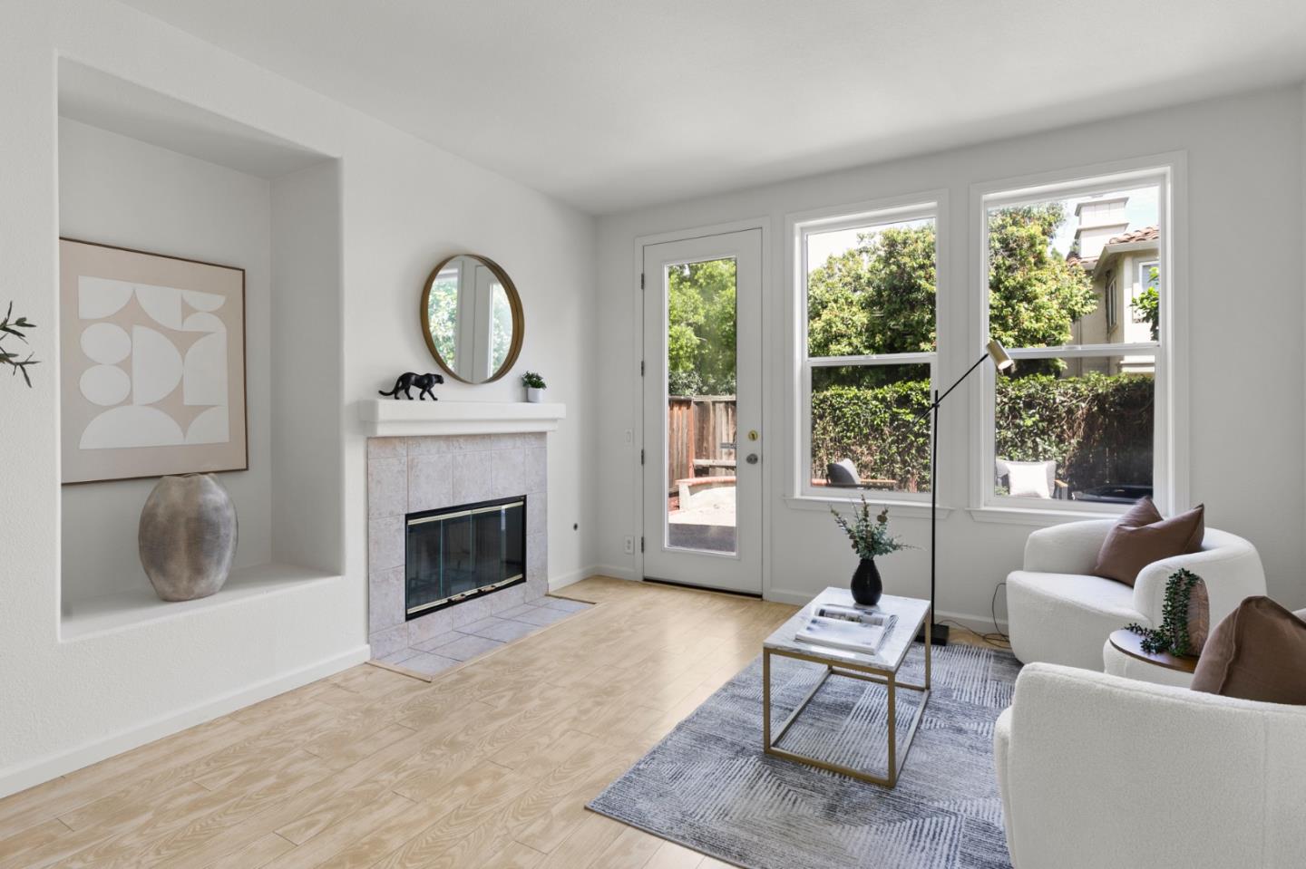 Detail Gallery Image 7 of 32 For 1986 Wayne Cir, San Jose,  CA 95131 - 3 Beds | 2/1 Baths