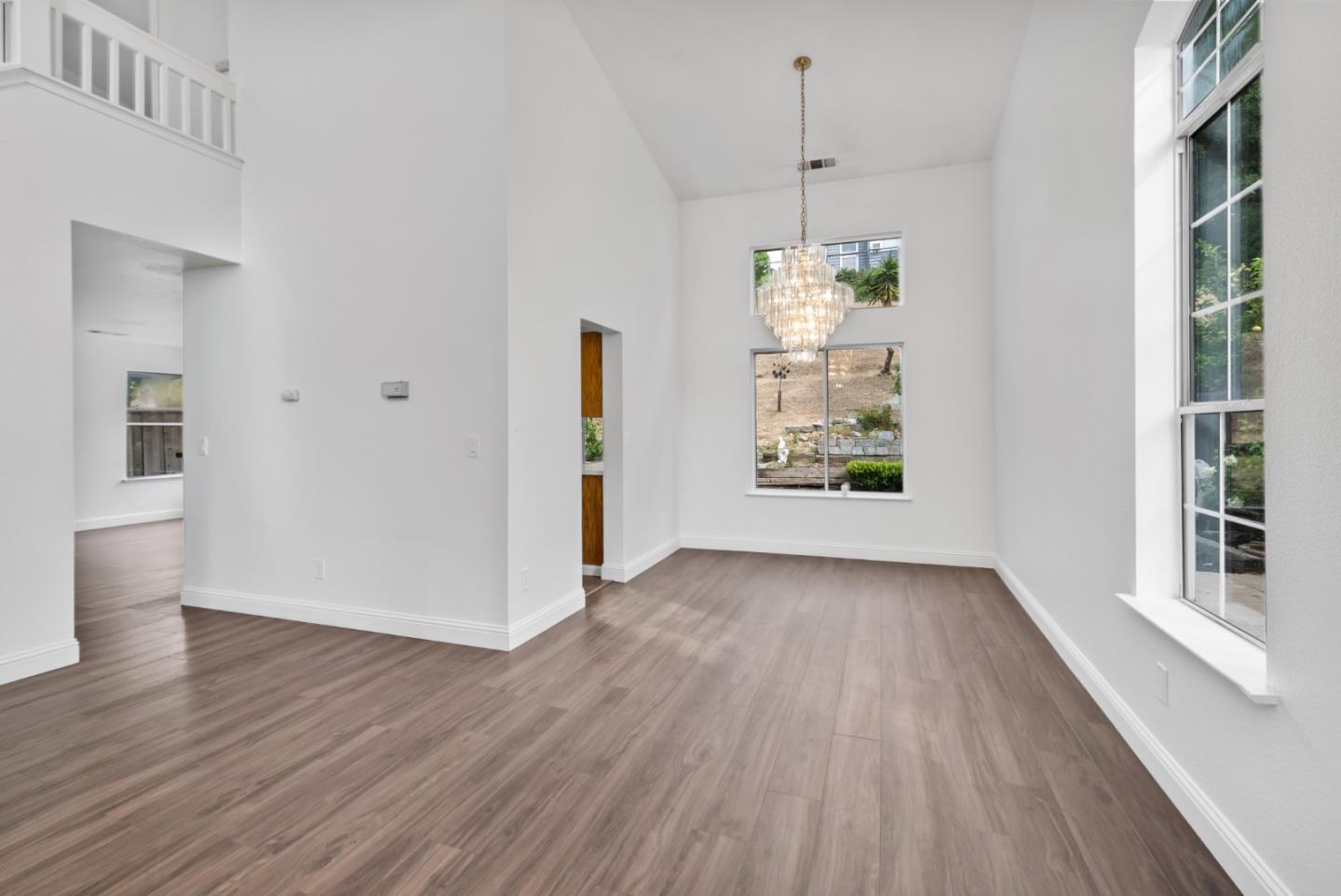 Detail Gallery Image 12 of 32 For 330 Carousel Dr, Vallejo,  CA 94589 - 4 Beds | 2/1 Baths