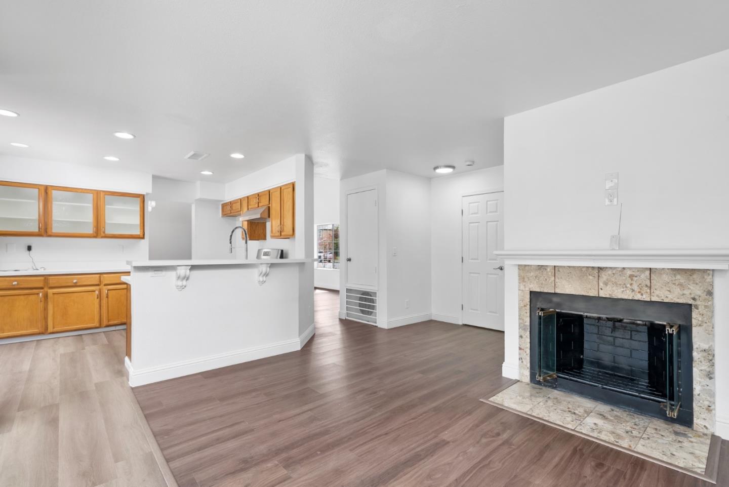 Detail Gallery Image 13 of 32 For 330 Carousel Dr, Vallejo,  CA 94589 - 4 Beds | 2/1 Baths