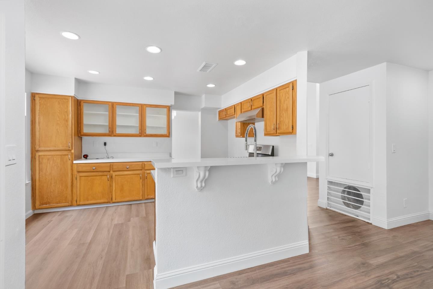 Detail Gallery Image 15 of 32 For 330 Carousel Dr, Vallejo,  CA 94589 - 4 Beds | 2/1 Baths