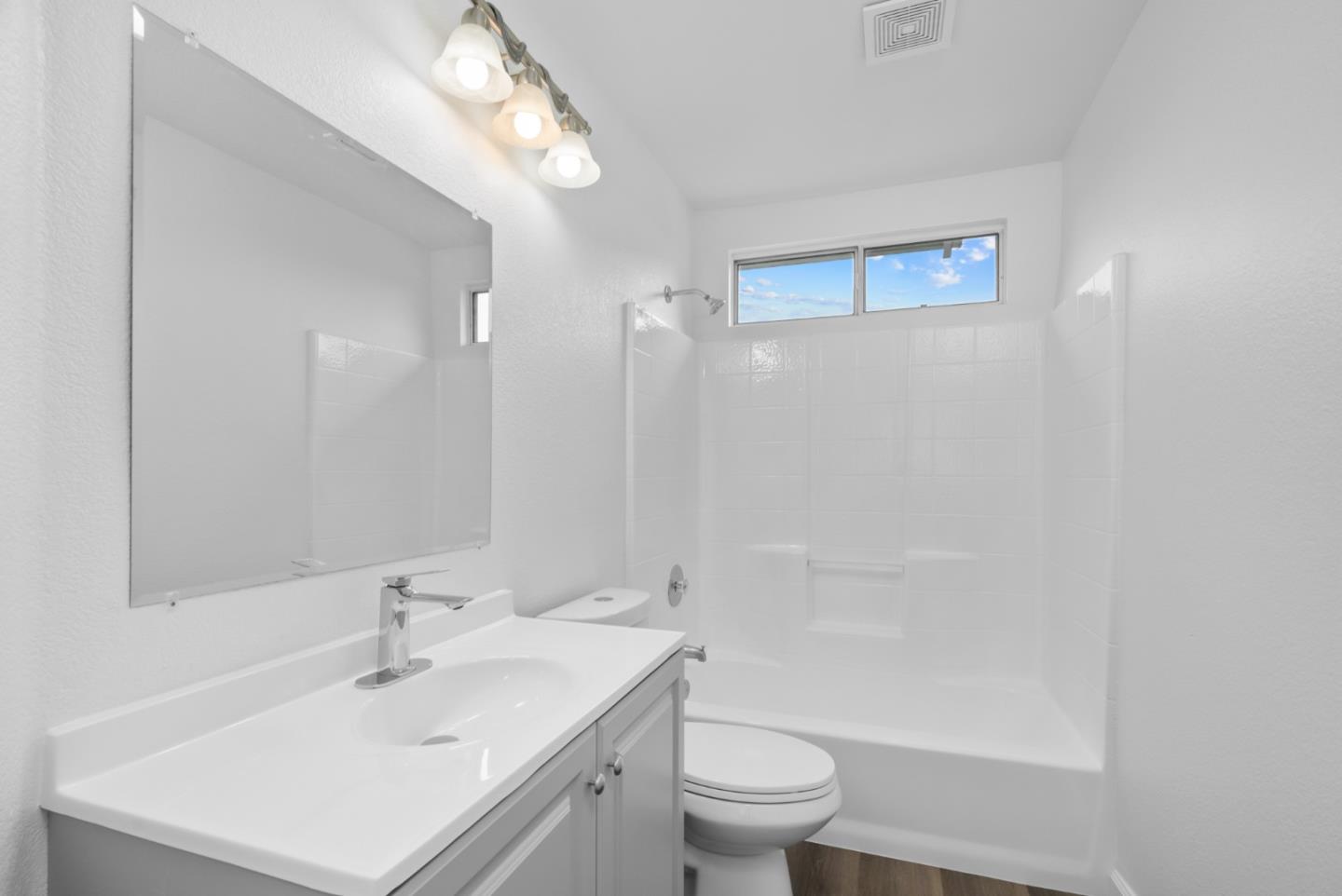 Detail Gallery Image 22 of 32 For 330 Carousel Dr, Vallejo,  CA 94589 - 4 Beds | 2/1 Baths