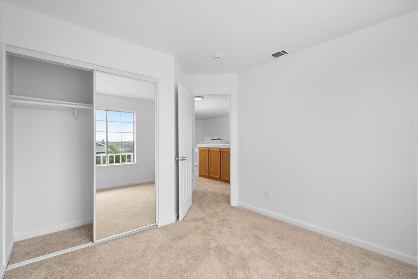 Detail Gallery Image 24 of 32 For 330 Carousel Dr, Vallejo,  CA 94589 - 4 Beds | 2/1 Baths