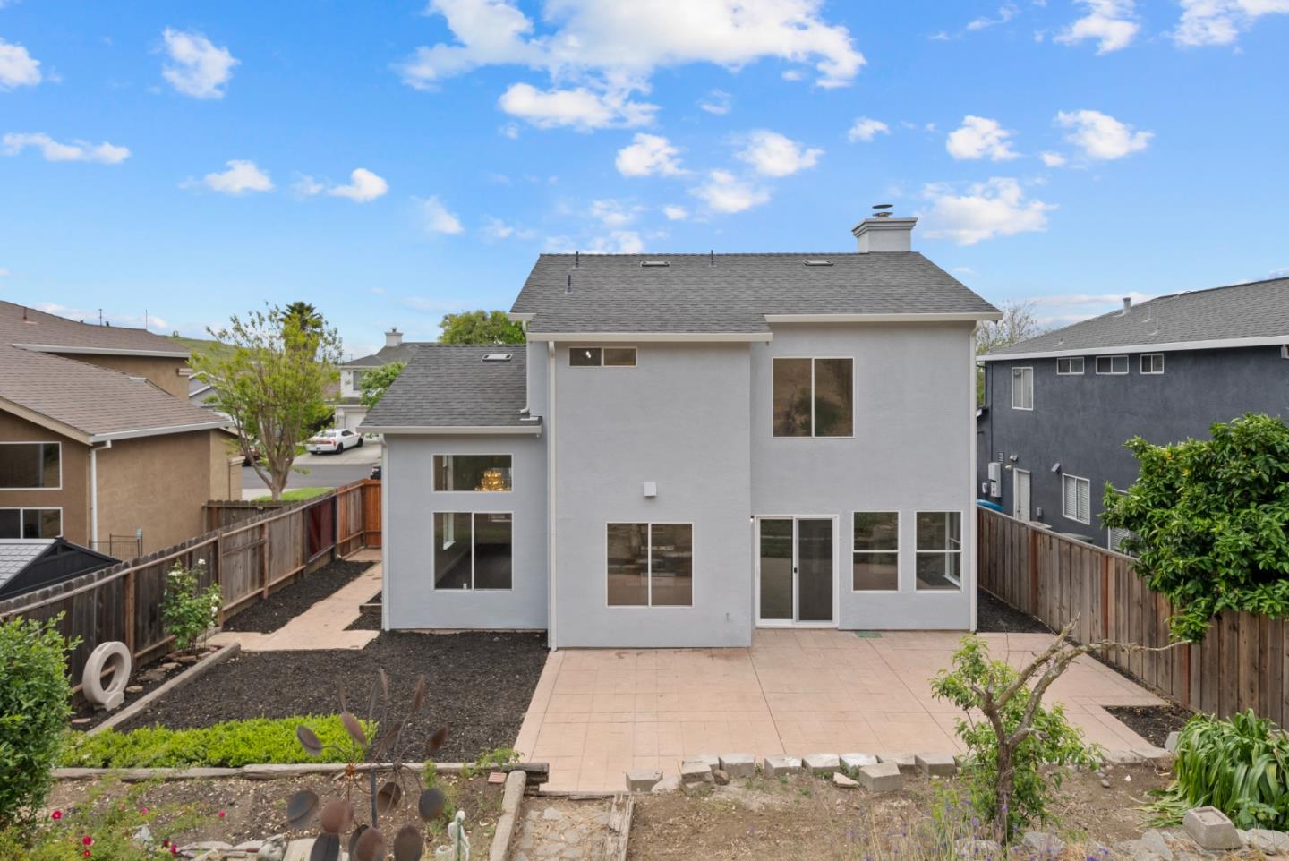 Detail Gallery Image 27 of 32 For 330 Carousel Dr, Vallejo,  CA 94589 - 4 Beds | 2/1 Baths