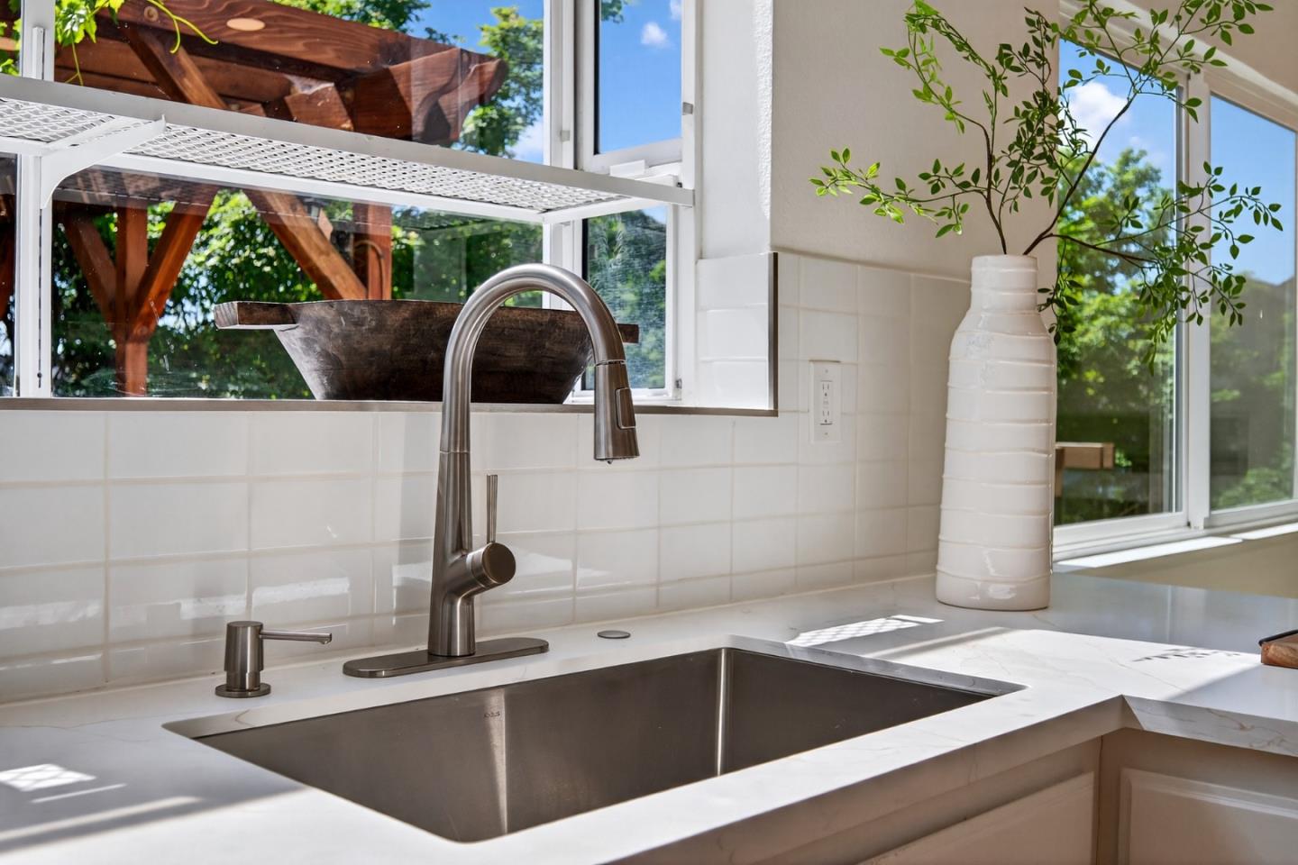 Detail Gallery Image 13 of 62 For 3220 Heritage Point Ct, San Jose,  CA 95148 - 5 Beds | 3 Baths