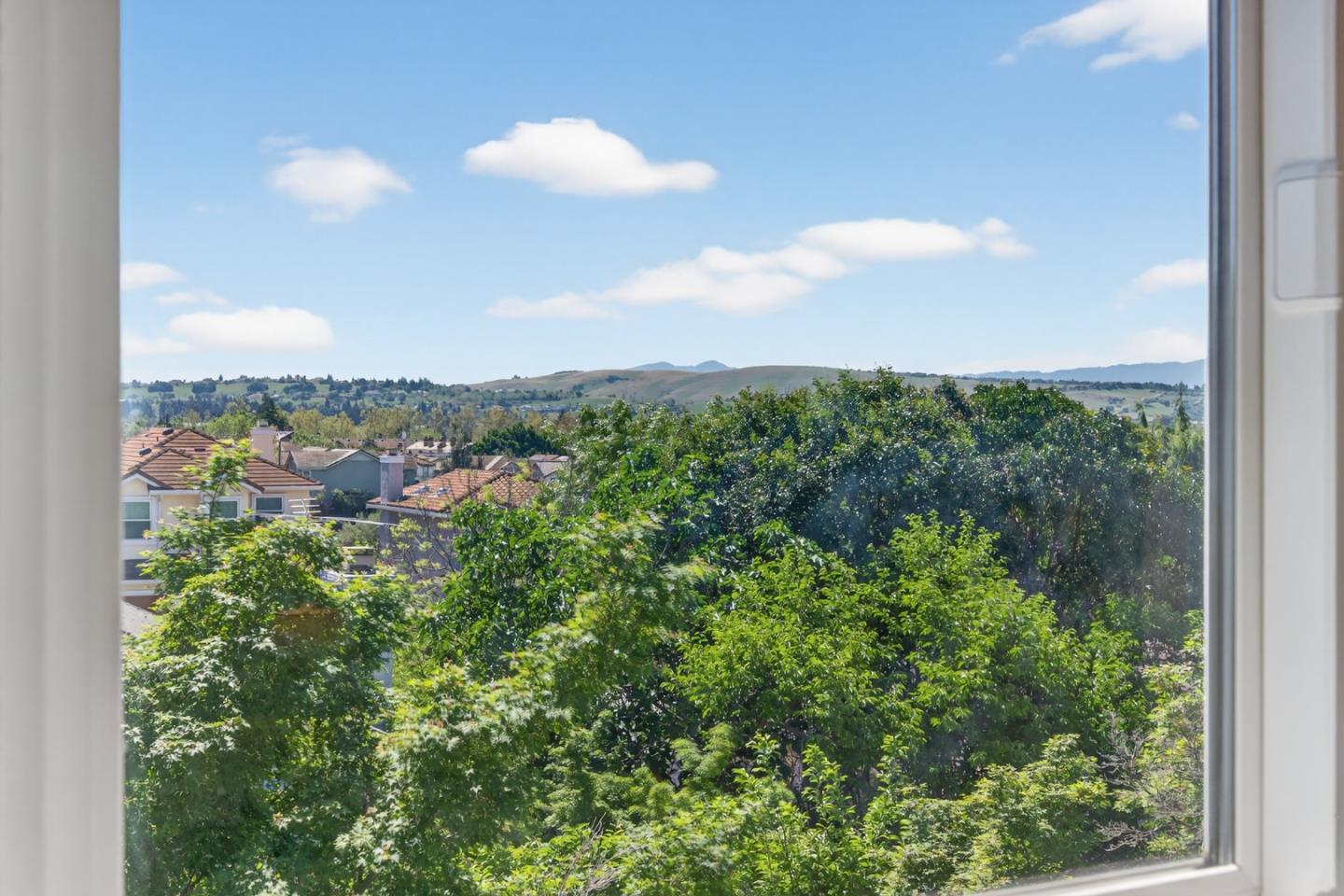 Detail Gallery Image 35 of 62 For 3220 Heritage Point Ct, San Jose,  CA 95148 - 5 Beds | 3 Baths