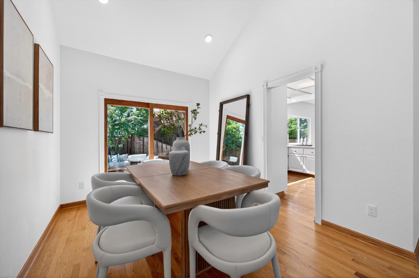 Detail Gallery Image 8 of 62 For 3220 Heritage Point Ct, San Jose,  CA 95148 - 5 Beds | 3 Baths