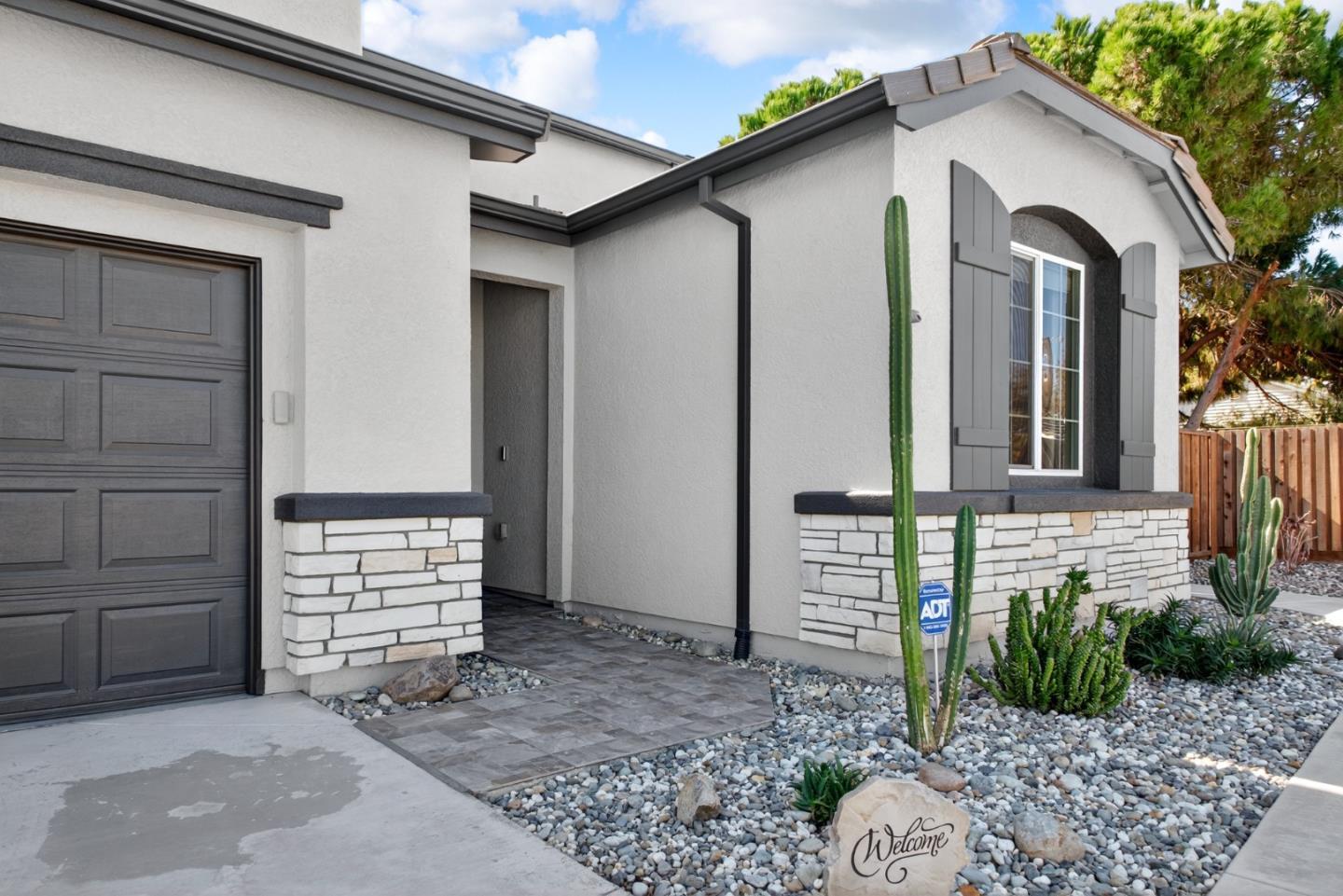 Detail Gallery Image 4 of 53 For 790 Monte Oro Ct, Manteca,  CA 95337 - 4 Beds | 4 Baths