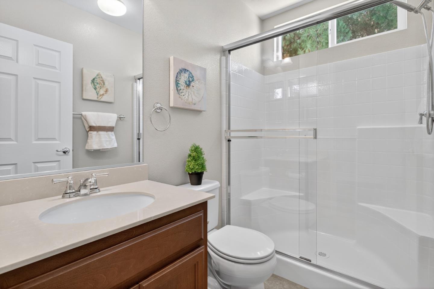 Detail Gallery Image 6 of 53 For 790 Monte Oro Ct, Manteca,  CA 95337 - 4 Beds | 4 Baths