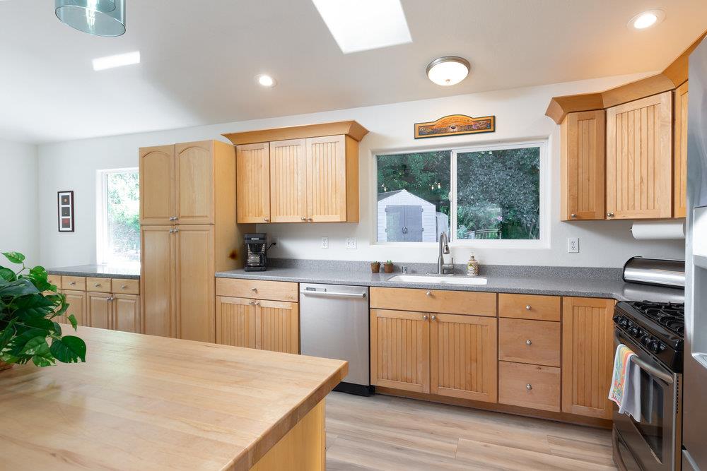 Detail Gallery Image 7 of 38 For 2889 Branciforte Dr, Santa Cruz,  CA 95065 - 4 Beds | 2/1 Baths