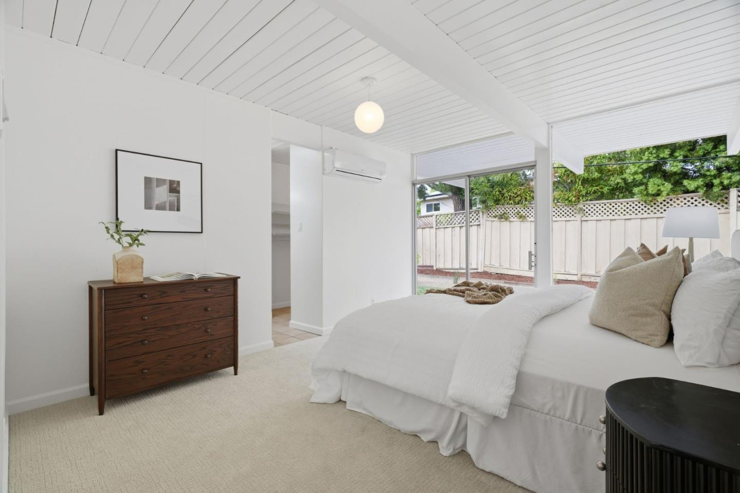 Detail Gallery Image 13 of 29 For 625 W Remington Dr, Sunnyvale,  CA 94087 - 4 Beds | 2 Baths