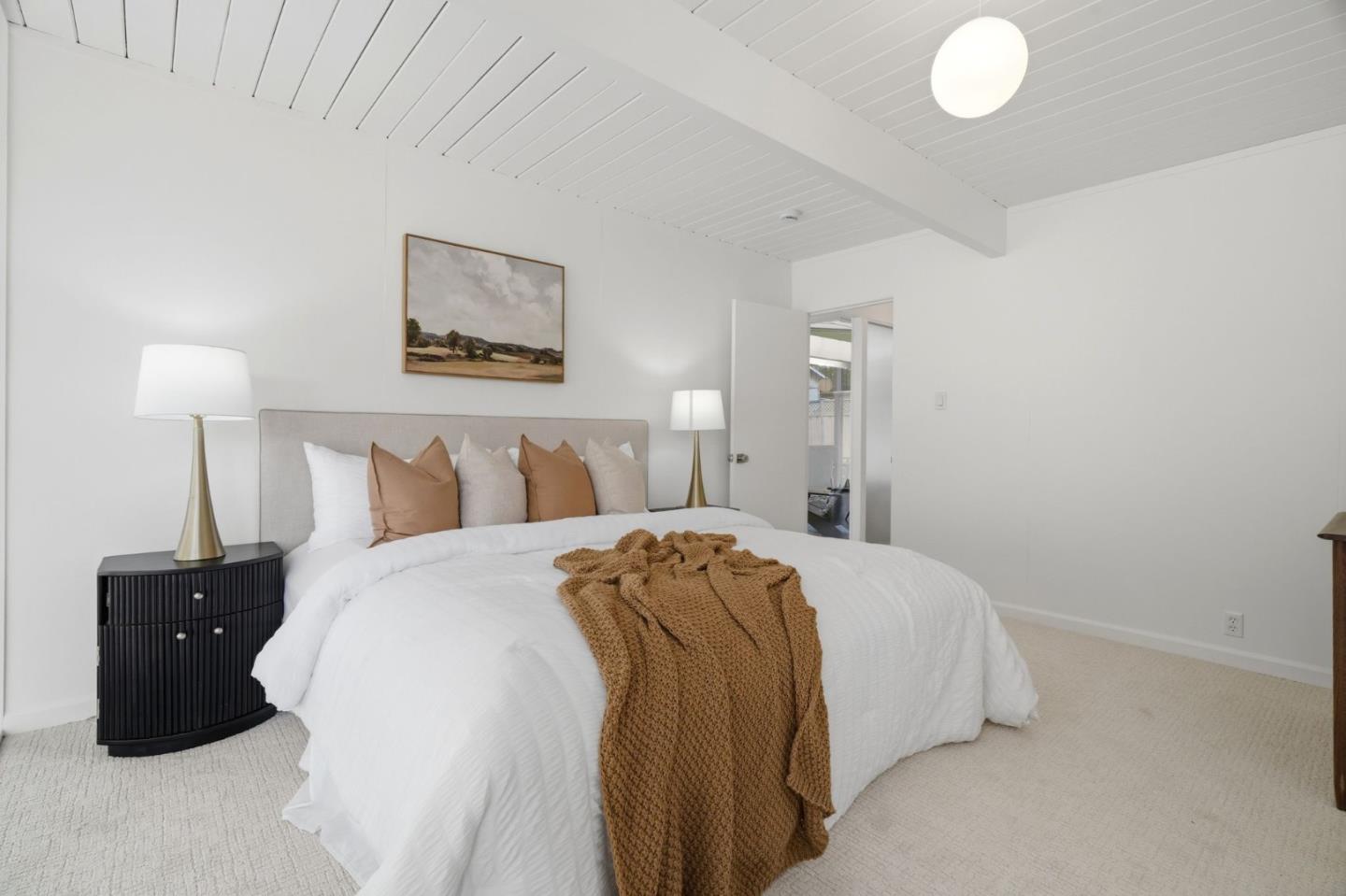 Detail Gallery Image 14 of 29 For 625 W Remington Dr, Sunnyvale,  CA 94087 - 4 Beds | 2 Baths