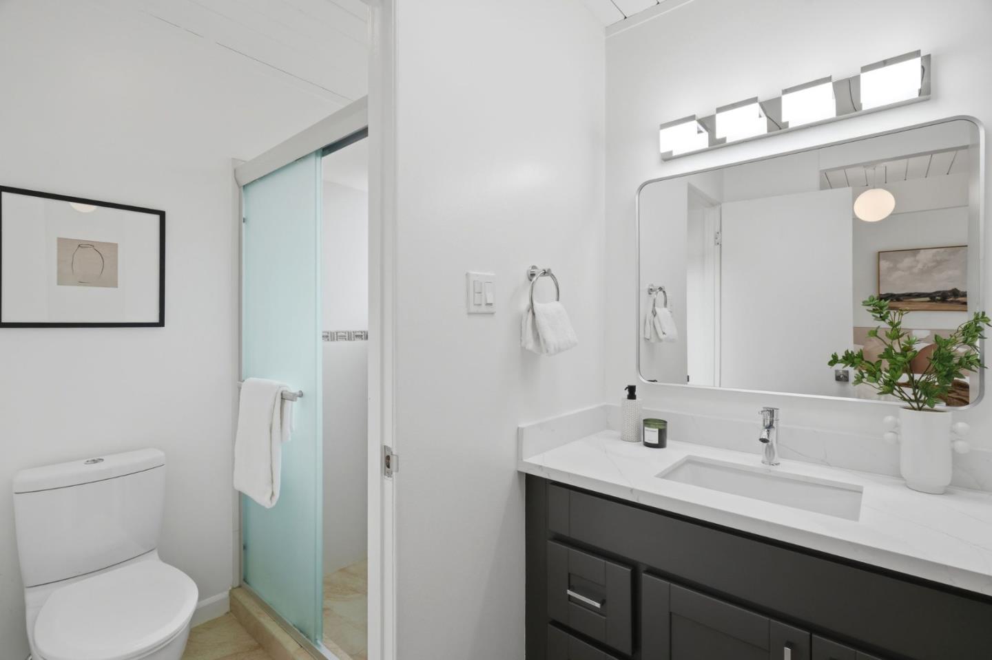 Detail Gallery Image 15 of 29 For 625 W Remington Dr, Sunnyvale,  CA 94087 - 4 Beds | 2 Baths