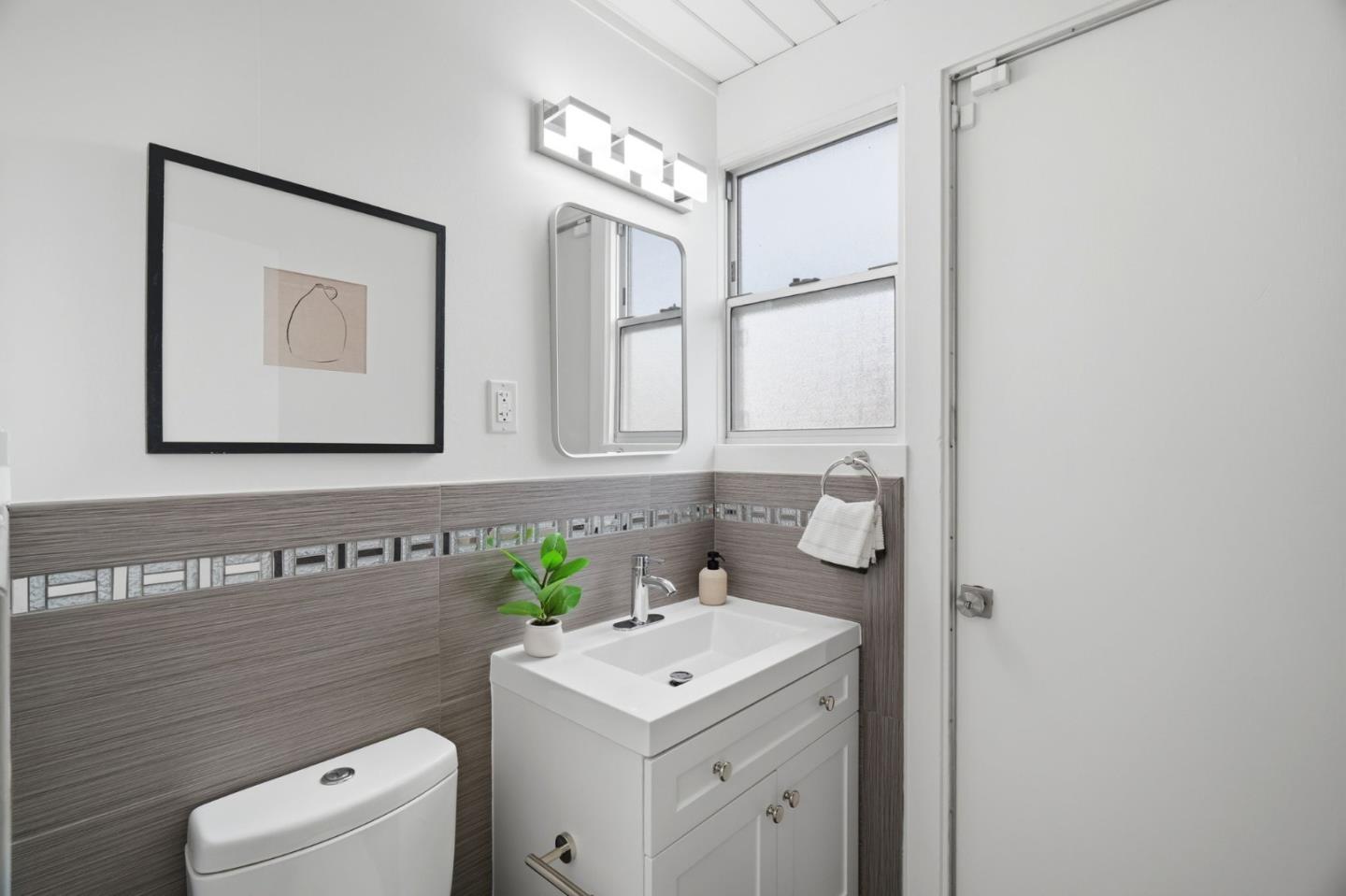 Detail Gallery Image 20 of 29 For 625 W Remington Dr, Sunnyvale,  CA 94087 - 4 Beds | 2 Baths