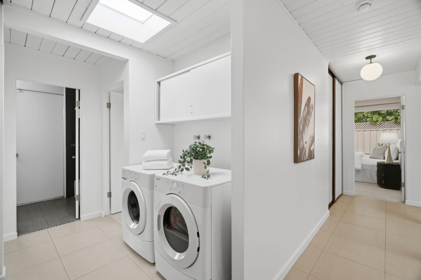 Detail Gallery Image 21 of 29 For 625 W Remington Dr, Sunnyvale,  CA 94087 - 4 Beds | 2 Baths