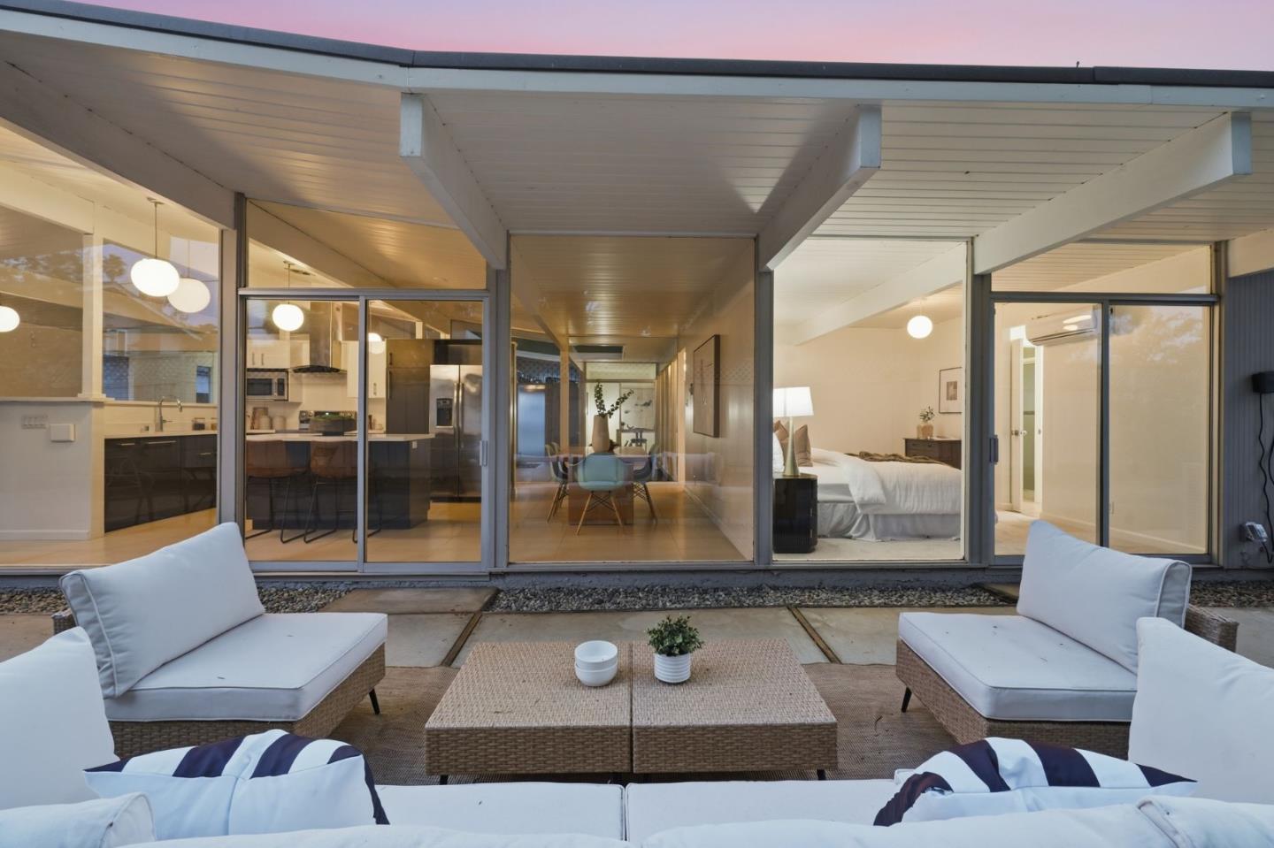 Detail Gallery Image 23 of 29 For 625 W Remington Dr, Sunnyvale,  CA 94087 - 4 Beds | 2 Baths