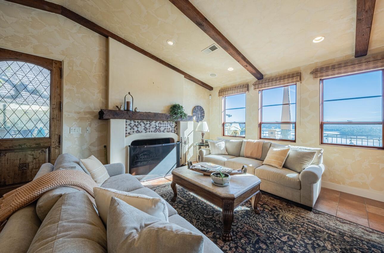 Detail Gallery Image 10 of 62 For 8730 Bluff Ct, Bradley_SLP,  CA 93426 - 5 Beds | 5/1 Baths