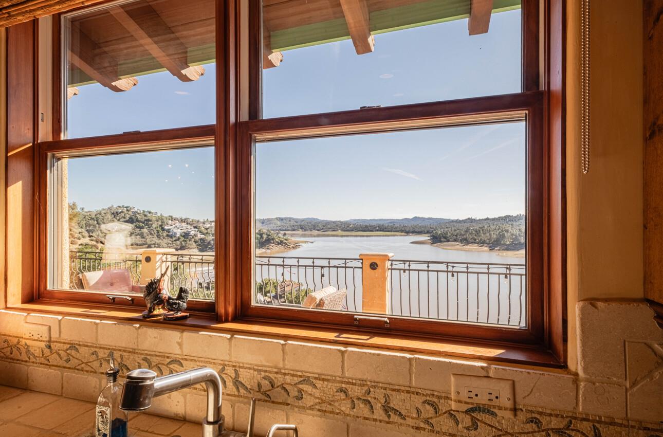 Detail Gallery Image 15 of 62 For 8730 Bluff Ct, Bradley_SLP,  CA 93426 - 5 Beds | 5/1 Baths