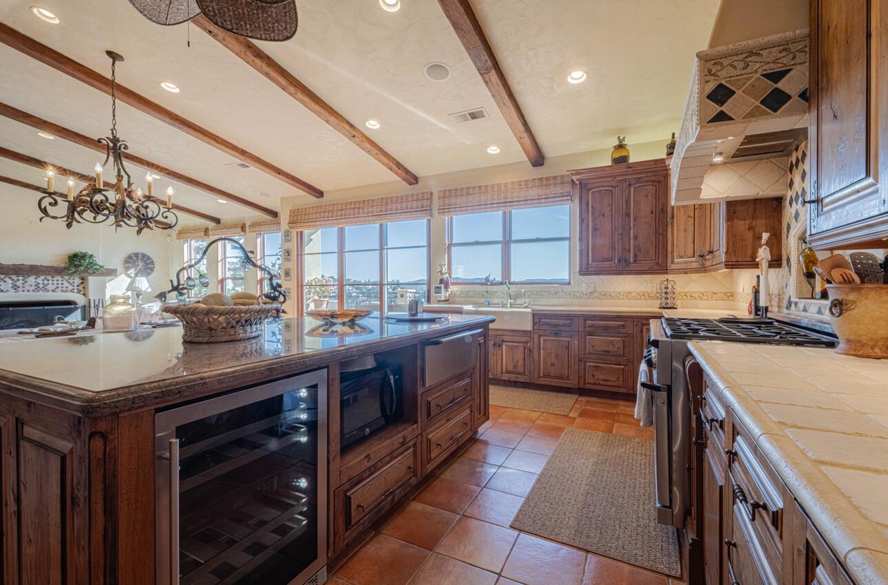 Detail Gallery Image 17 of 62 For 8730 Bluff Ct, Bradley_SLP,  CA 93426 - 5 Beds | 5/1 Baths