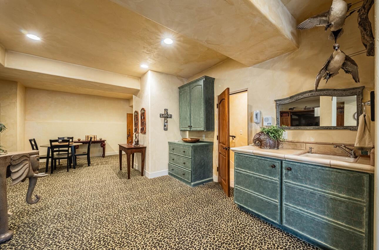 Detail Gallery Image 33 of 62 For 8730 Bluff Ct, Bradley_SLP,  CA 93426 - 5 Beds | 5/1 Baths