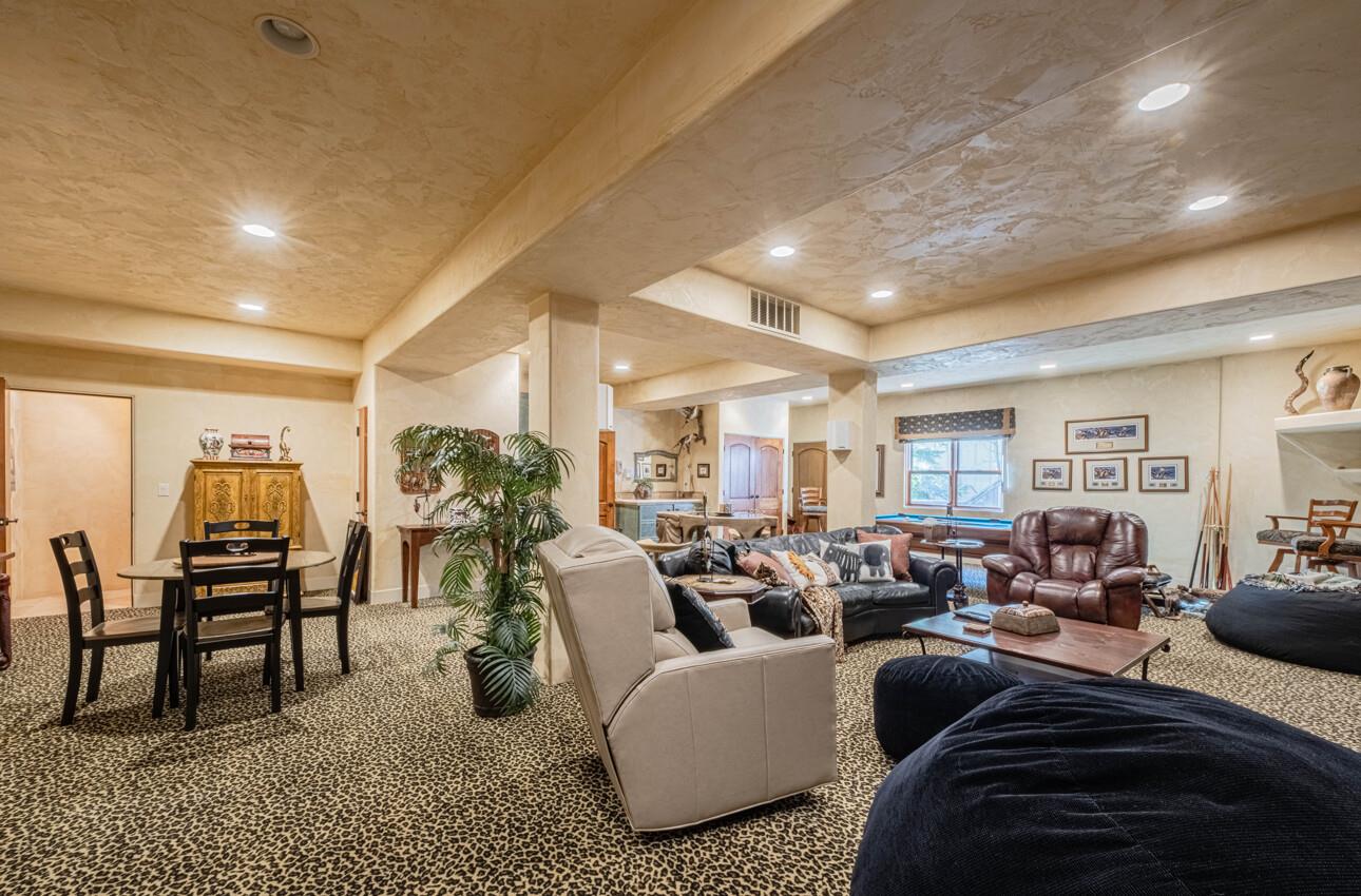 Detail Gallery Image 35 of 62 For 8730 Bluff Ct, Bradley_SLP,  CA 93426 - 5 Beds | 5/1 Baths