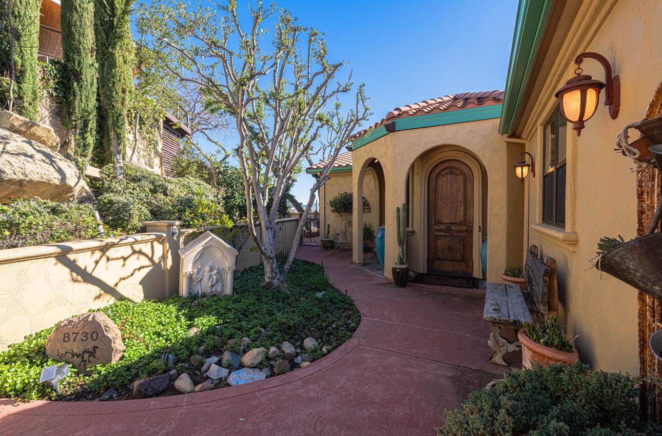 Detail Gallery Image 5 of 62 For 8730 Bluff Ct, Bradley_SLP,  CA 93426 - 5 Beds | 5/1 Baths