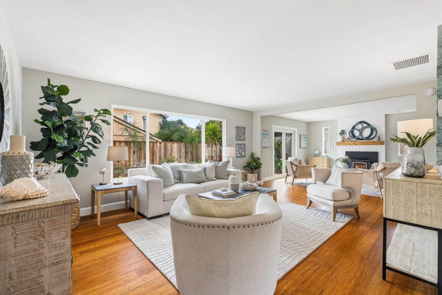 Detail Gallery Image 12 of 44 For 345 15th Ave, Santa Cruz,  CA 95062 - 3 Beds | 3 Baths