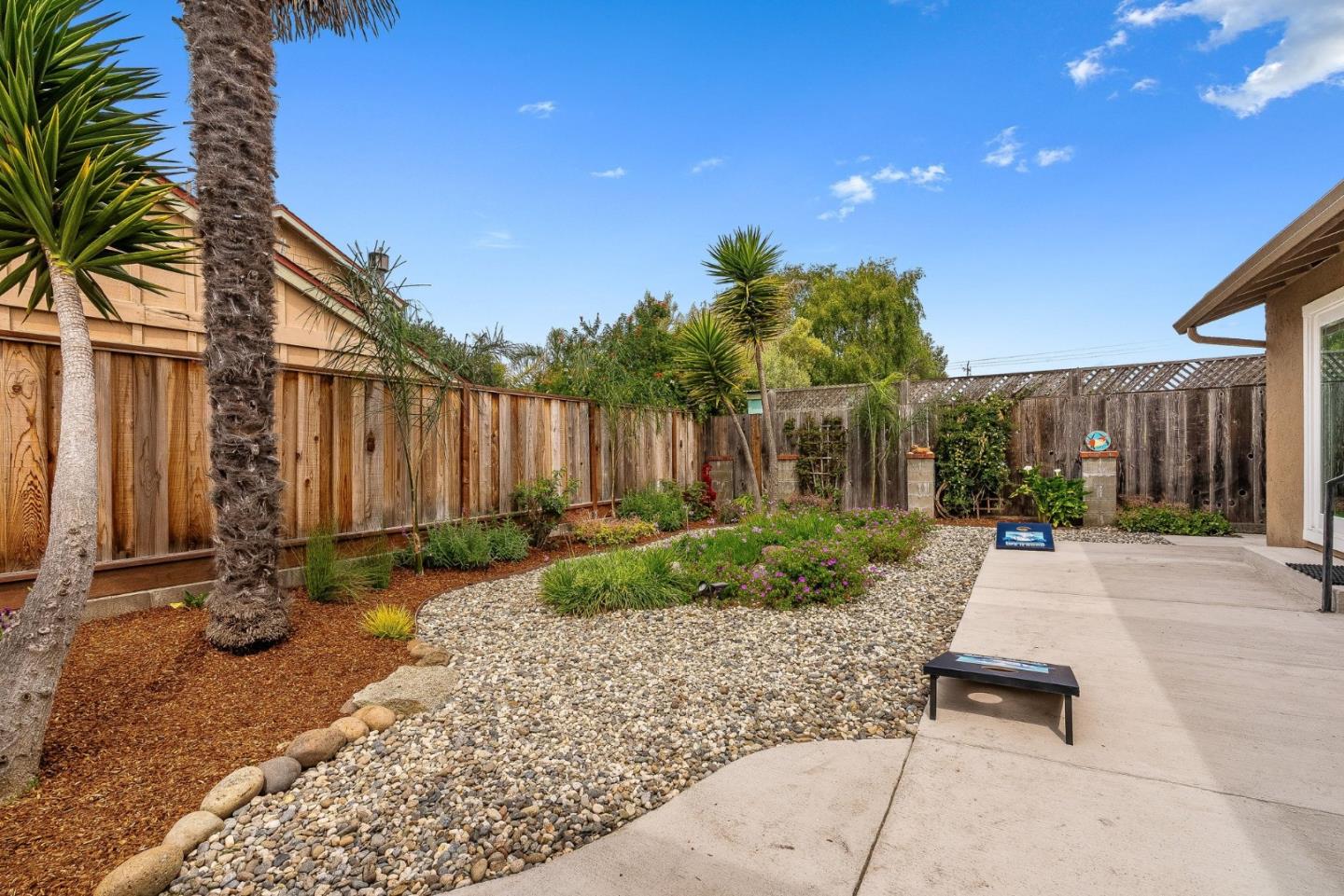 Detail Gallery Image 27 of 44 For 345 15th Ave, Santa Cruz,  CA 95062 - 3 Beds | 3 Baths