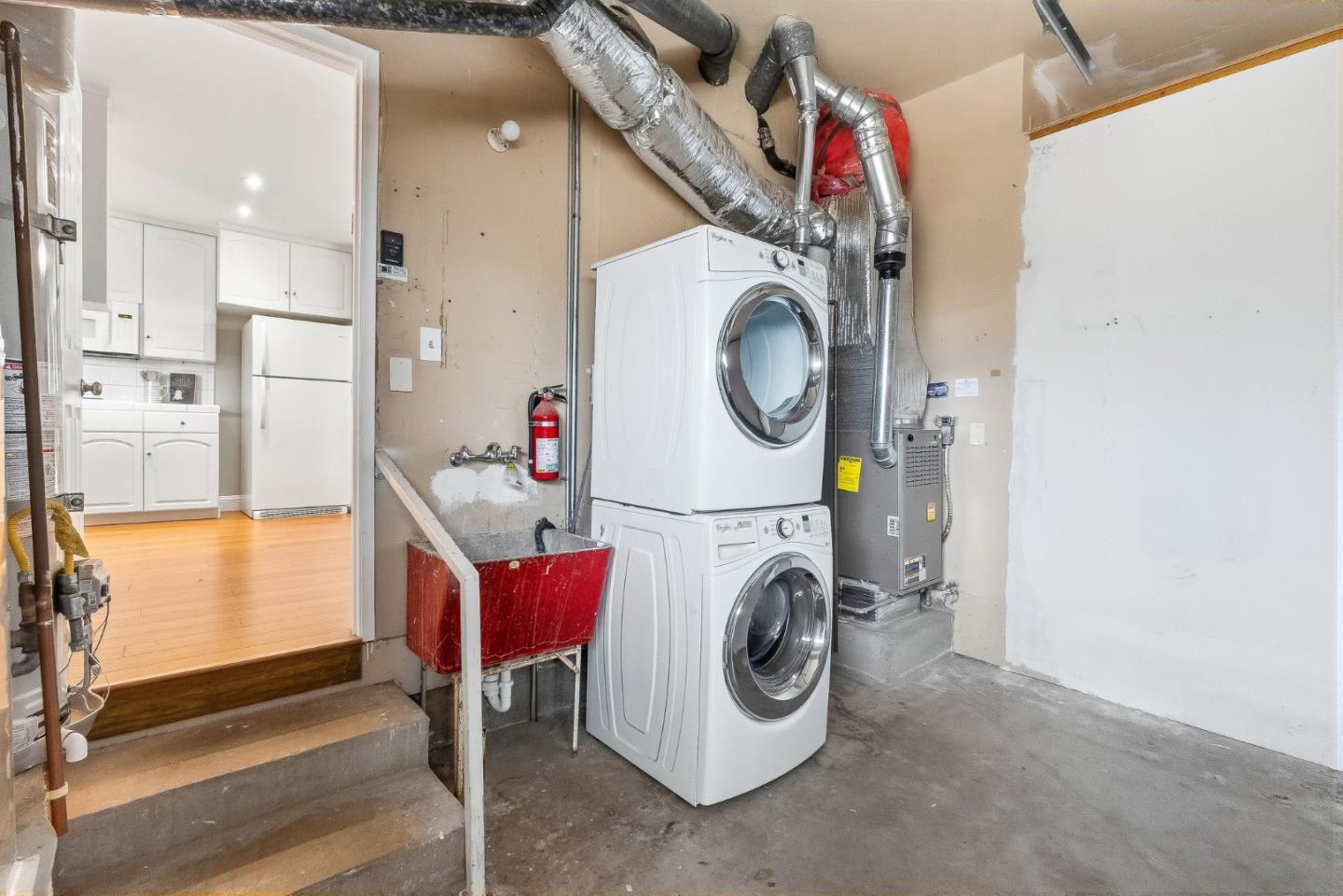 Detail Gallery Image 29 of 44 For 345 15th Ave, Santa Cruz,  CA 95062 - 3 Beds | 3 Baths