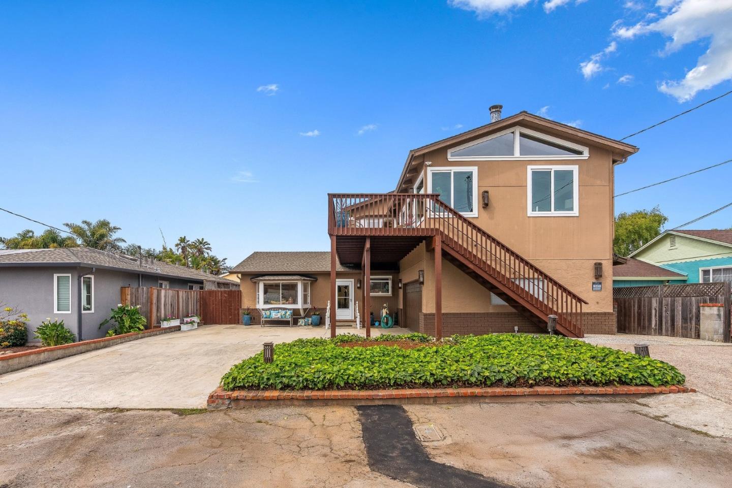 Detail Gallery Image 4 of 44 For 345 15th Ave, Santa Cruz,  CA 95062 - 3 Beds | 3 Baths