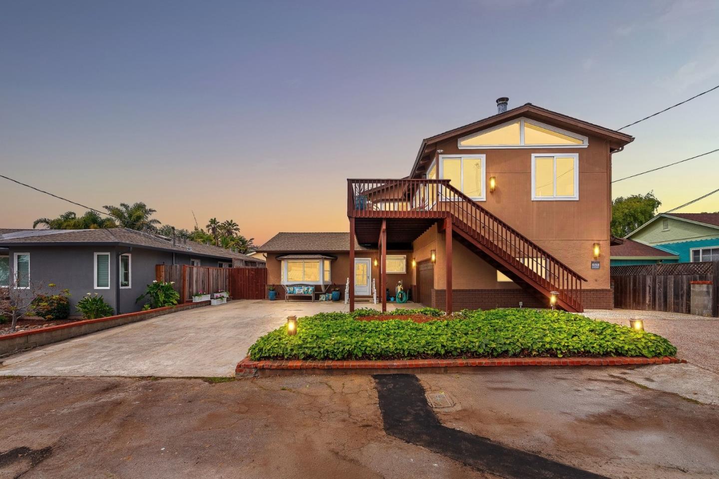 Detail Gallery Image 43 of 44 For 345 15th Ave, Santa Cruz,  CA 95062 - 3 Beds | 3 Baths