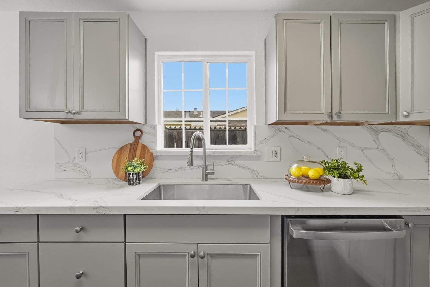 Detail Gallery Image 11 of 55 For 4663 Mangrum Dr, Santa Clara,  CA 95054 - 5 Beds | 3 Baths