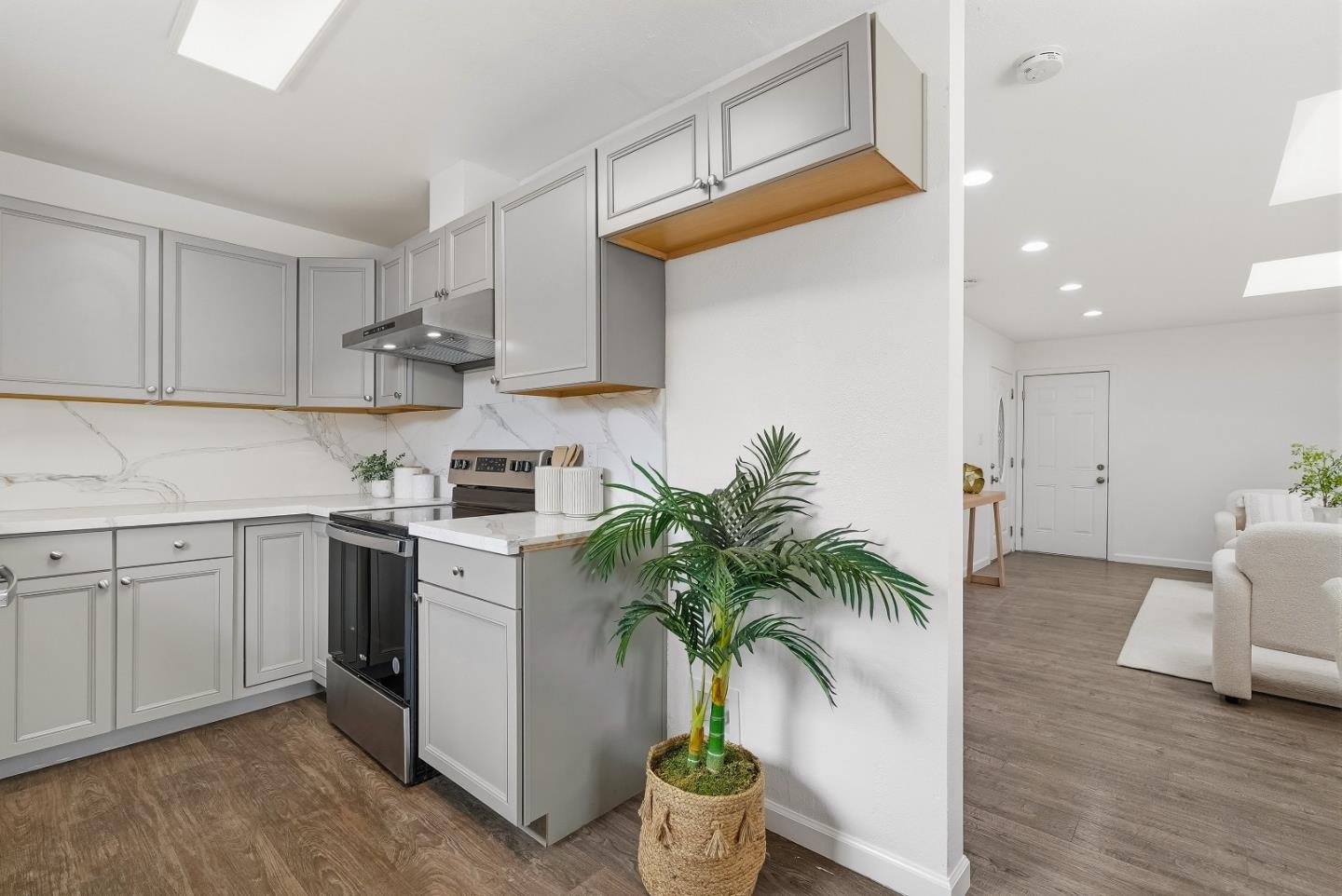 Detail Gallery Image 13 of 55 For 4663 Mangrum Dr, Santa Clara,  CA 95054 - 5 Beds | 3 Baths