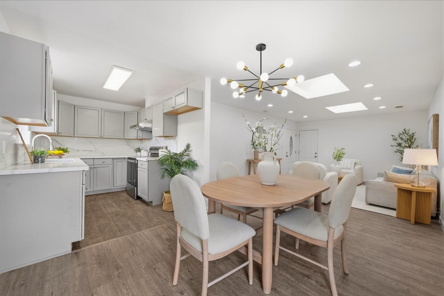 Detail Gallery Image 9 of 55 For 4663 Mangrum Dr, Santa Clara,  CA 95054 - 5 Beds | 3 Baths