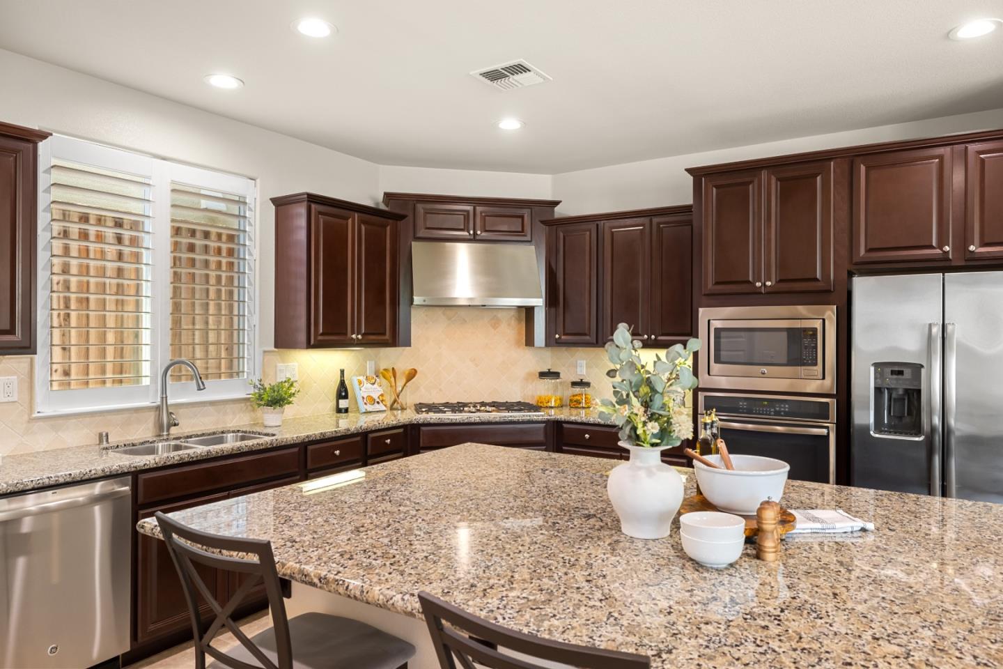 Detail Gallery Image 10 of 19 For 13514 Warren Ave, Marina,  CA 93933 - 3 Beds | 2/1 Baths